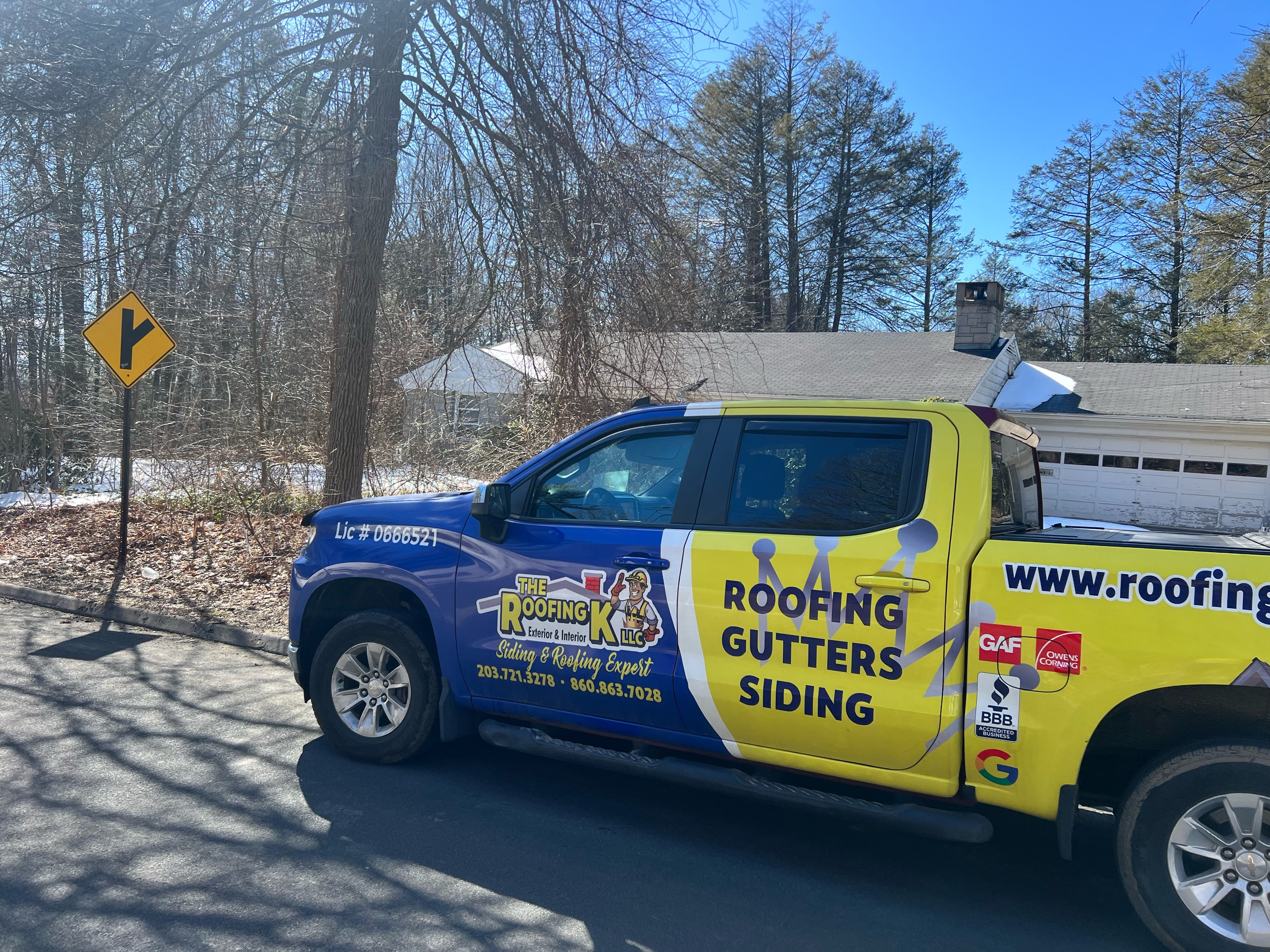 Roofing King, LLC Logo