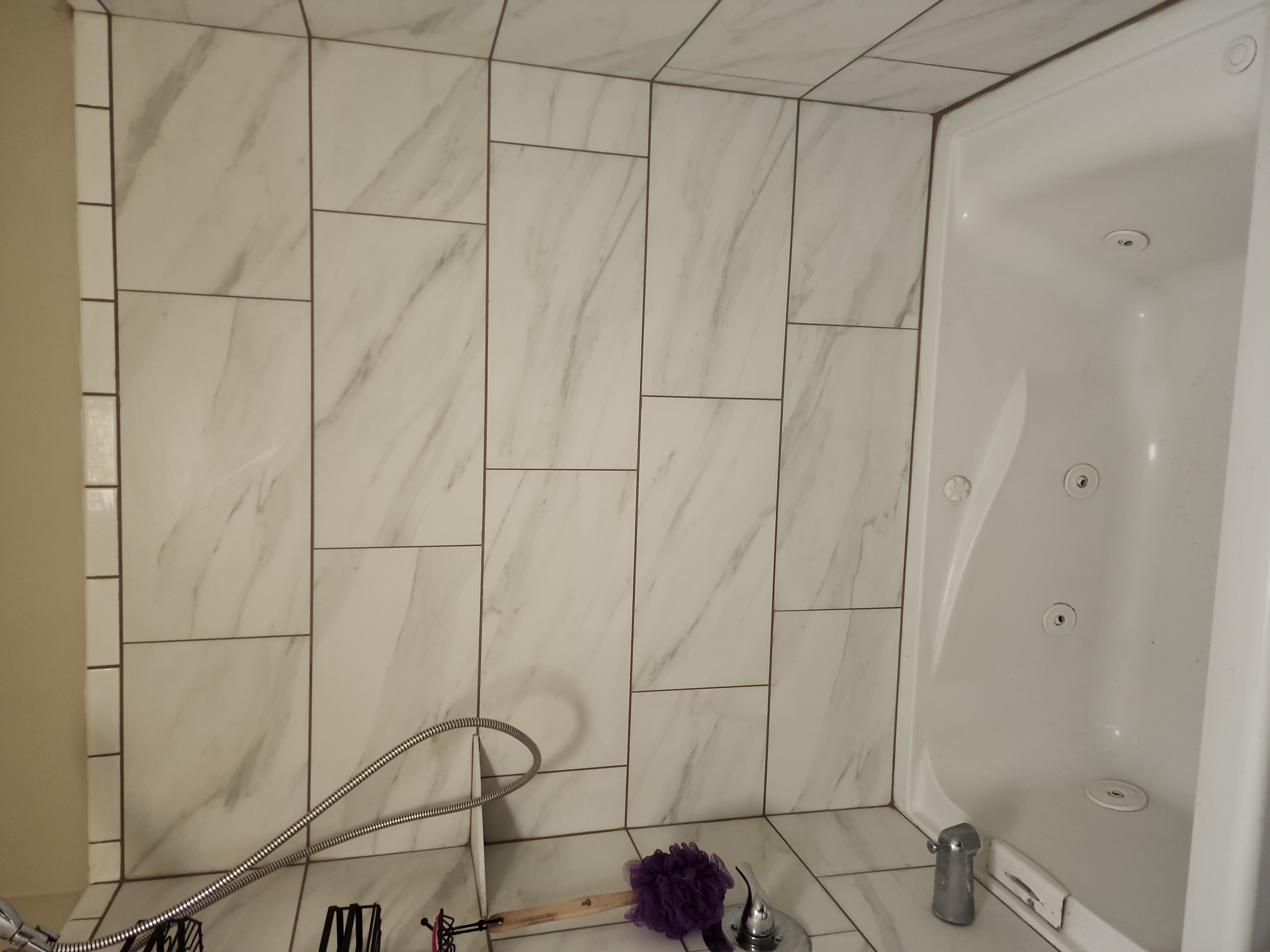 Rios Construction Tiles and Painting Corp. Logo