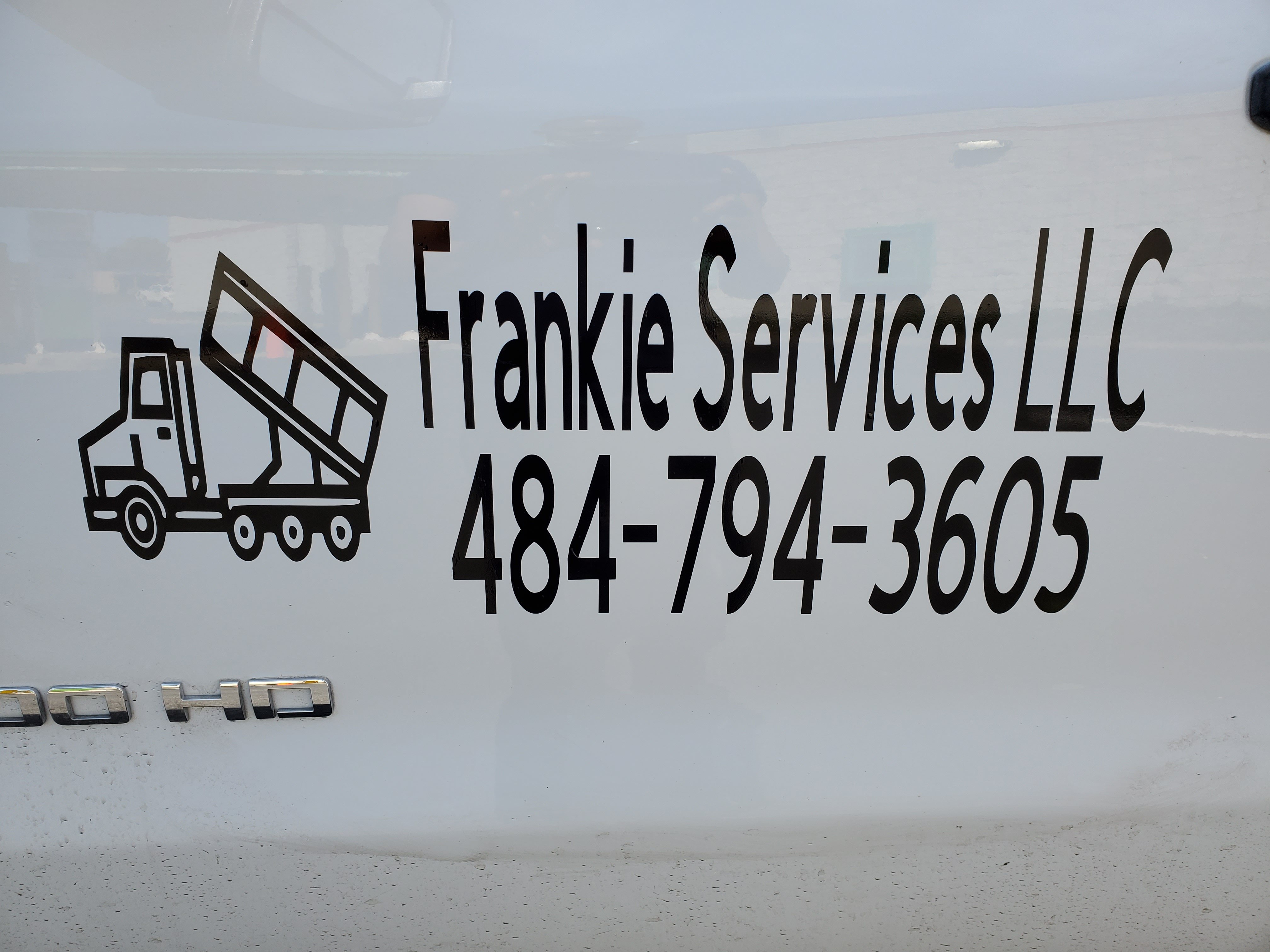 Frankie Services, LLC Logo