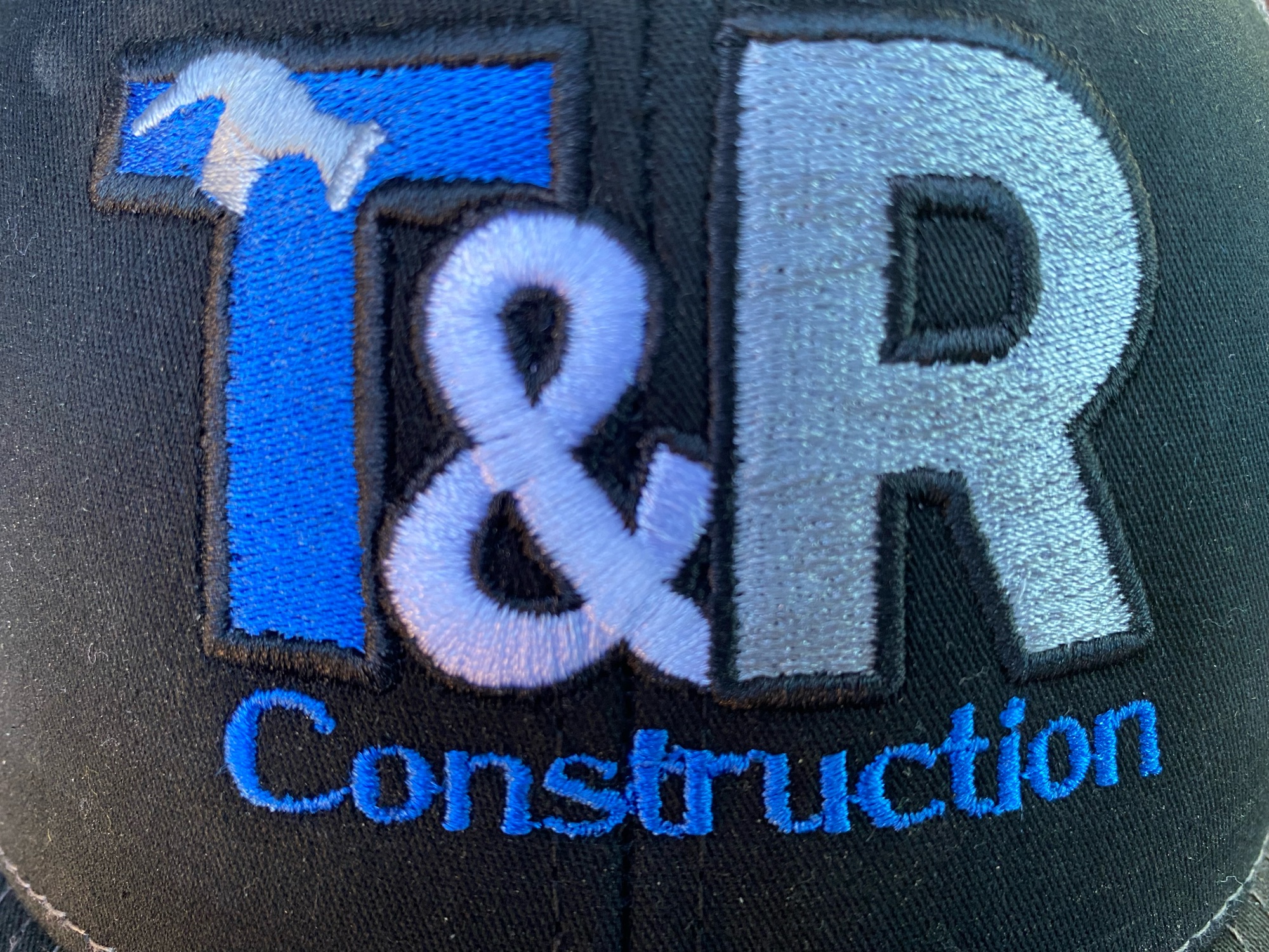 T & R Construction Logo
