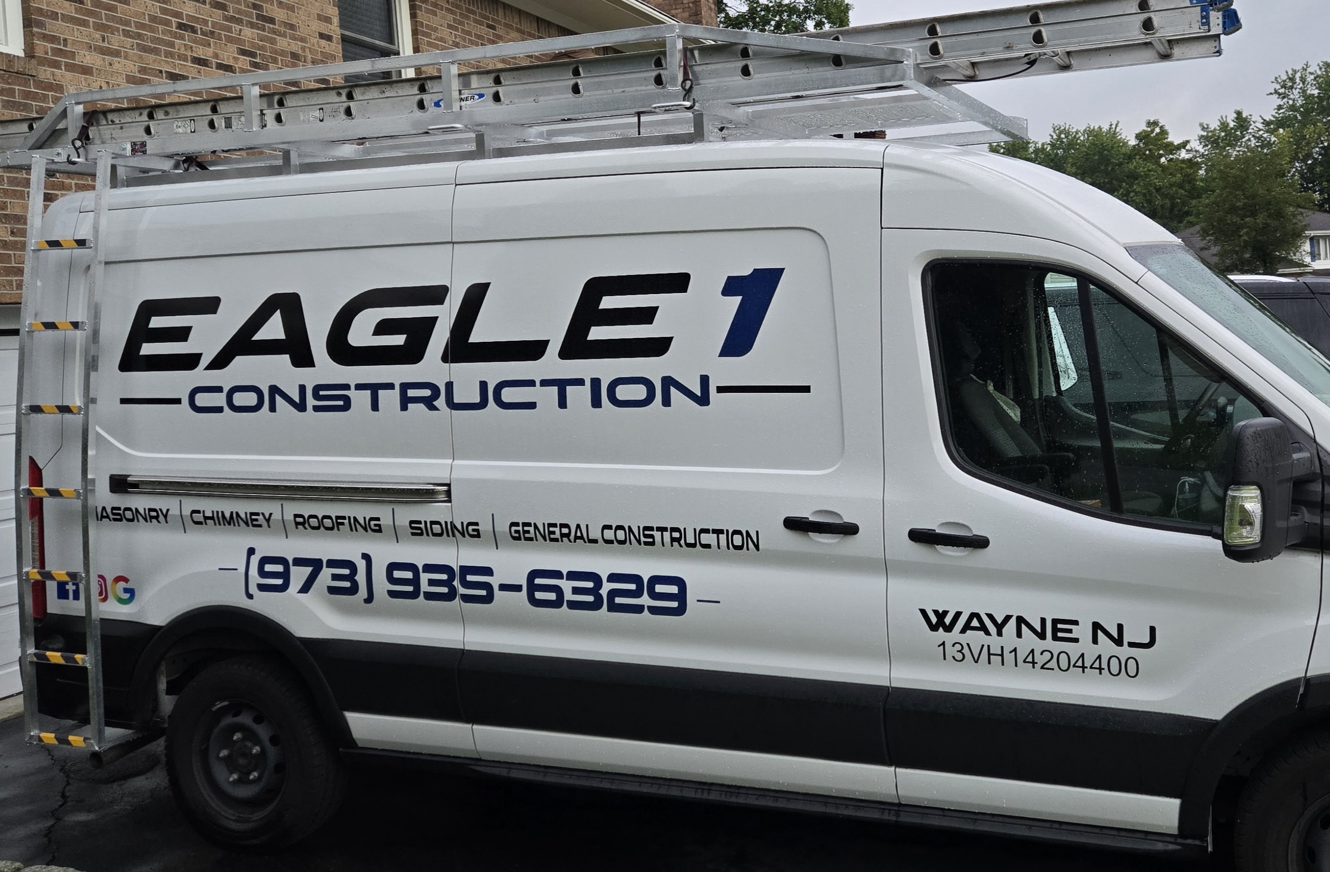 AMR Contracting Logo