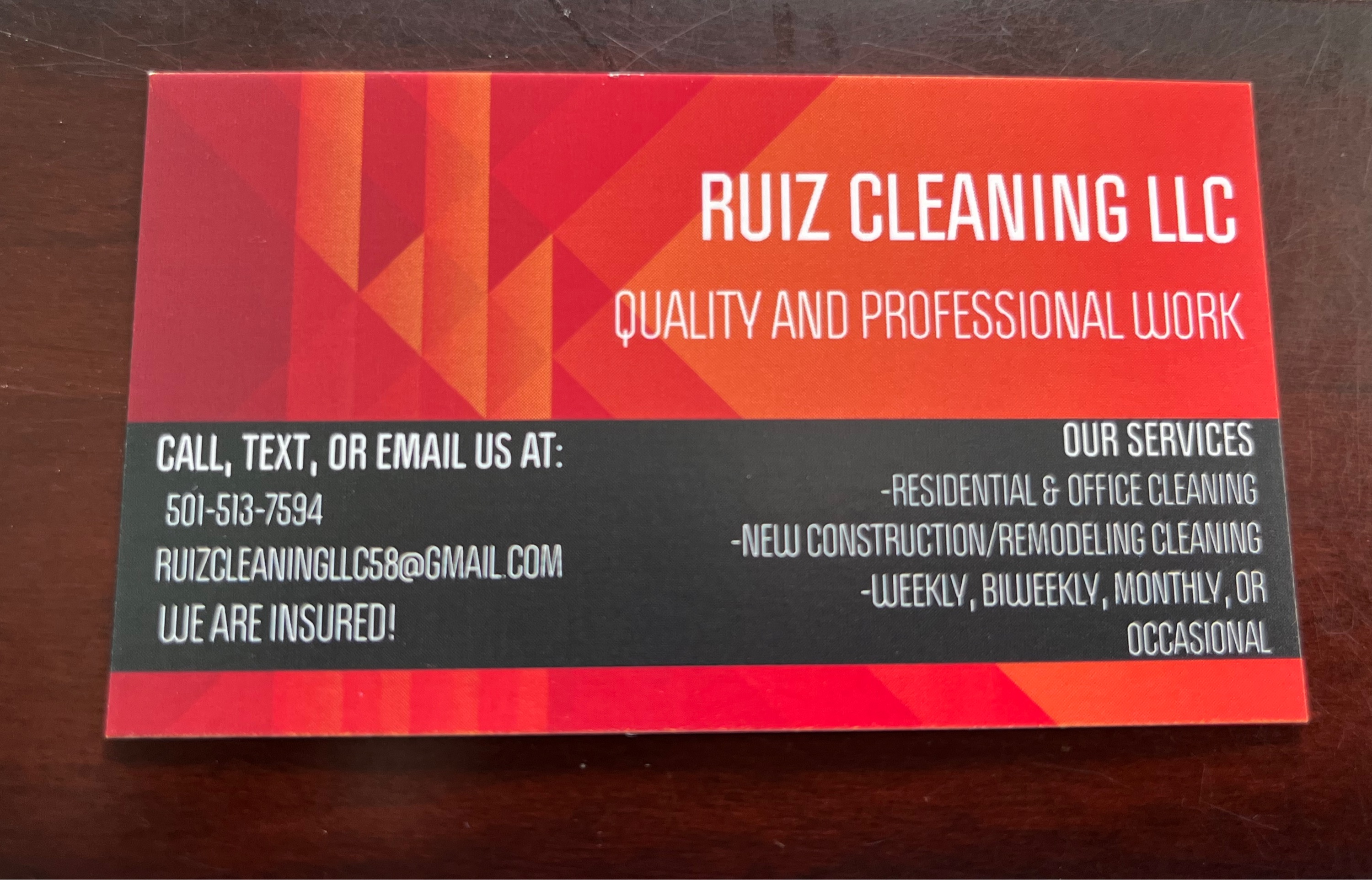 Ruiz Cleaning, LLC Logo