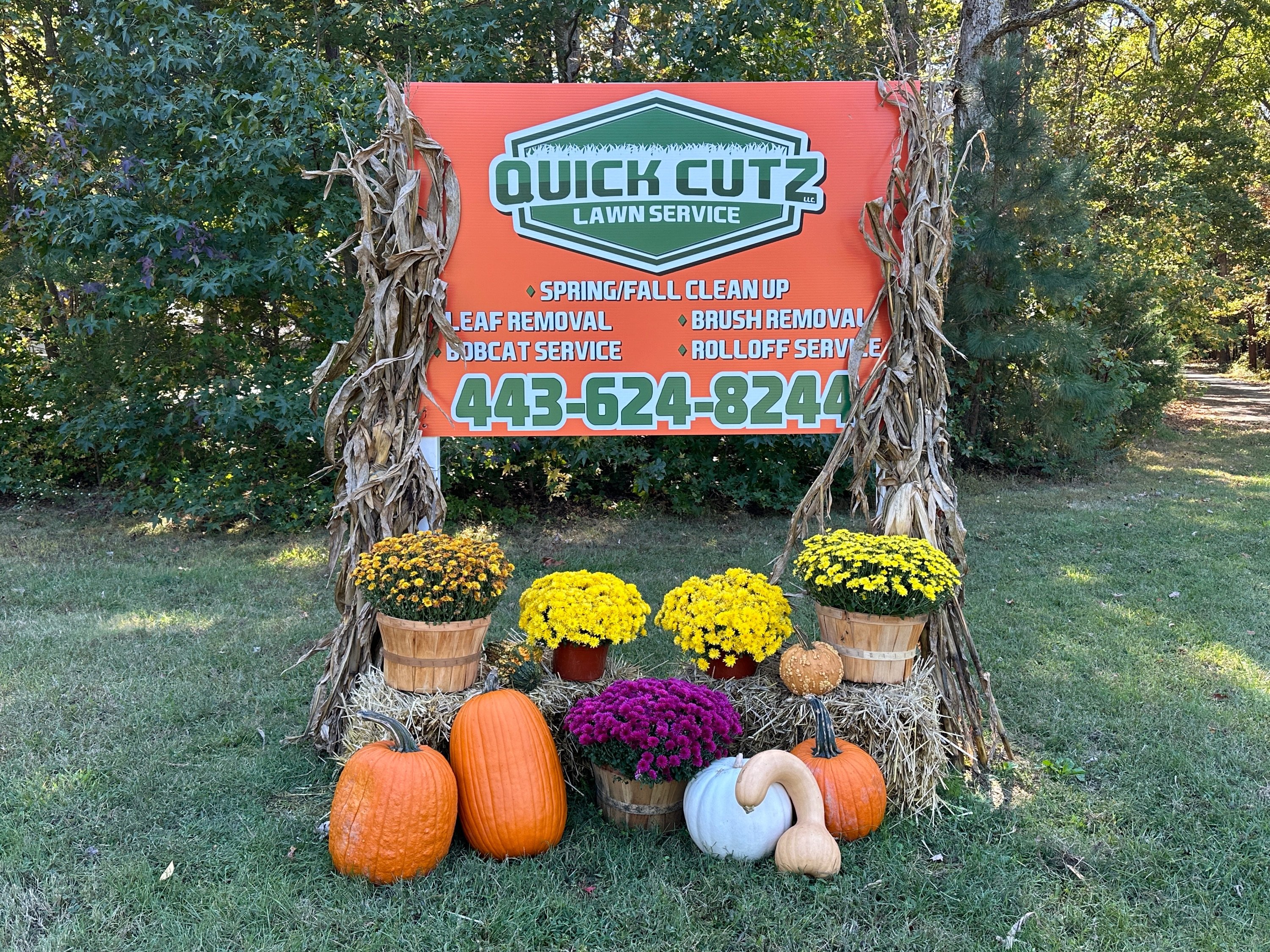 QuickCutz LawnServices Logo