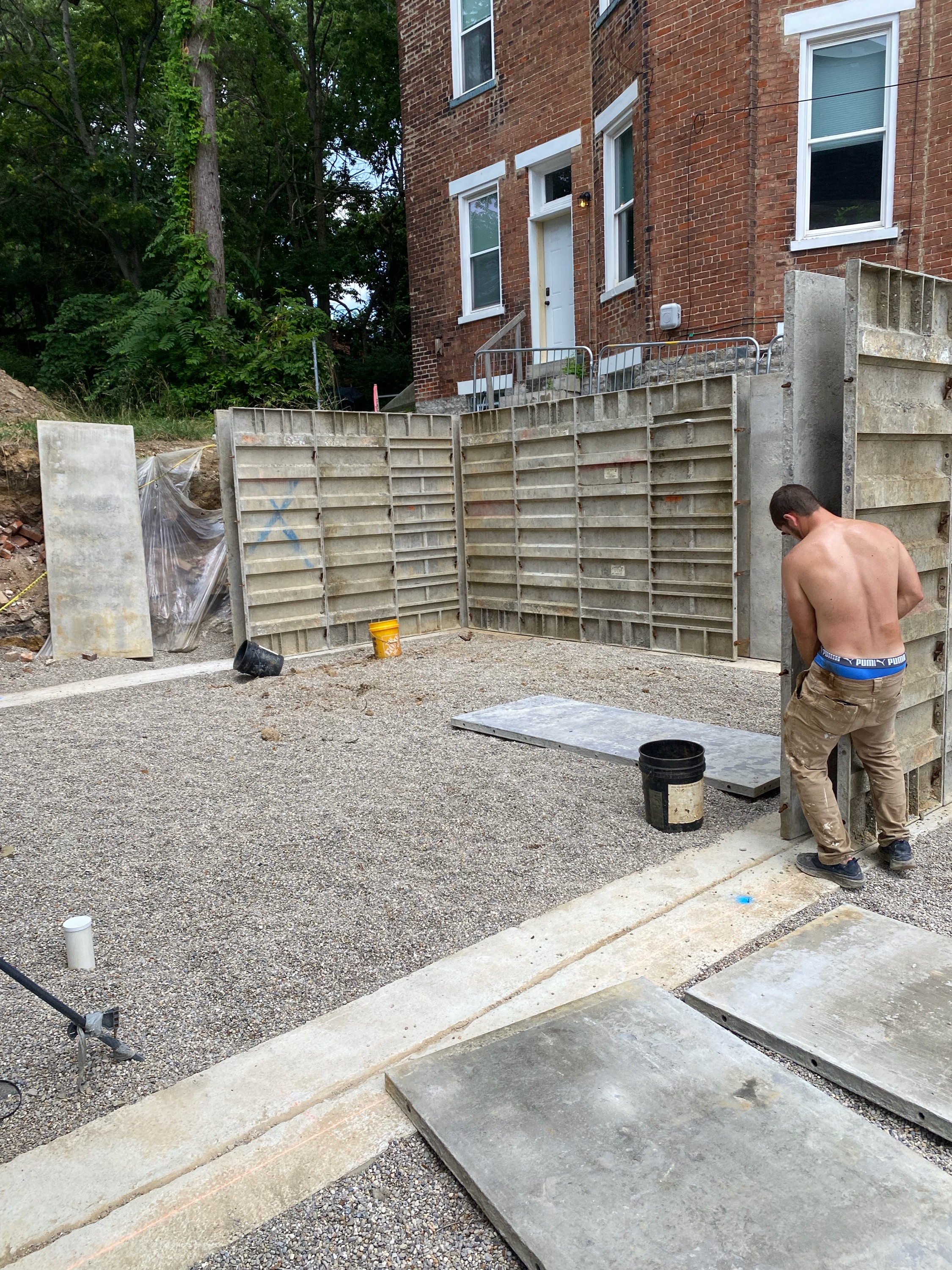 American Poured Walls Inc. Logo