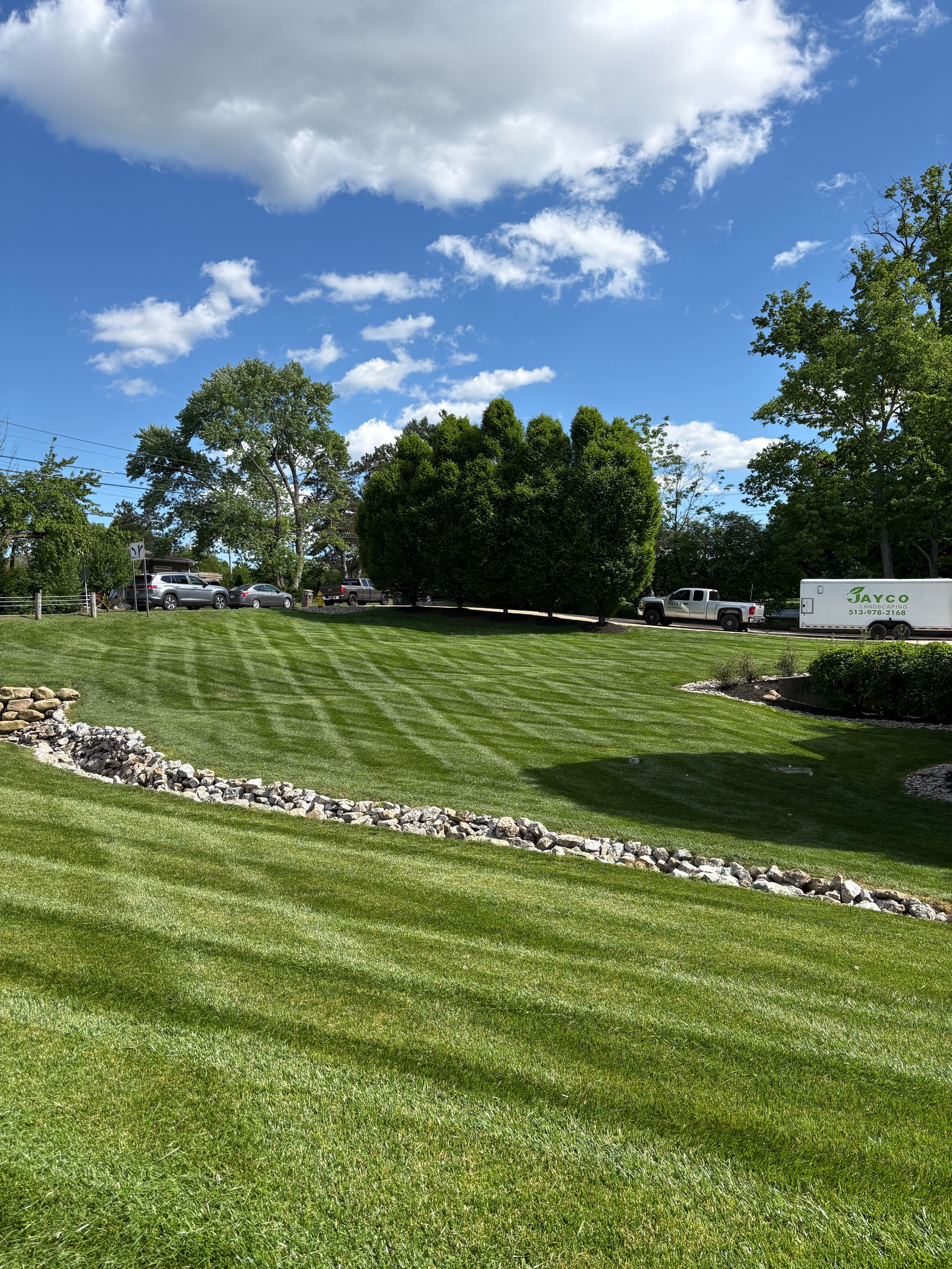 Jayco Lawncare and Landscaping Service LLC Logo