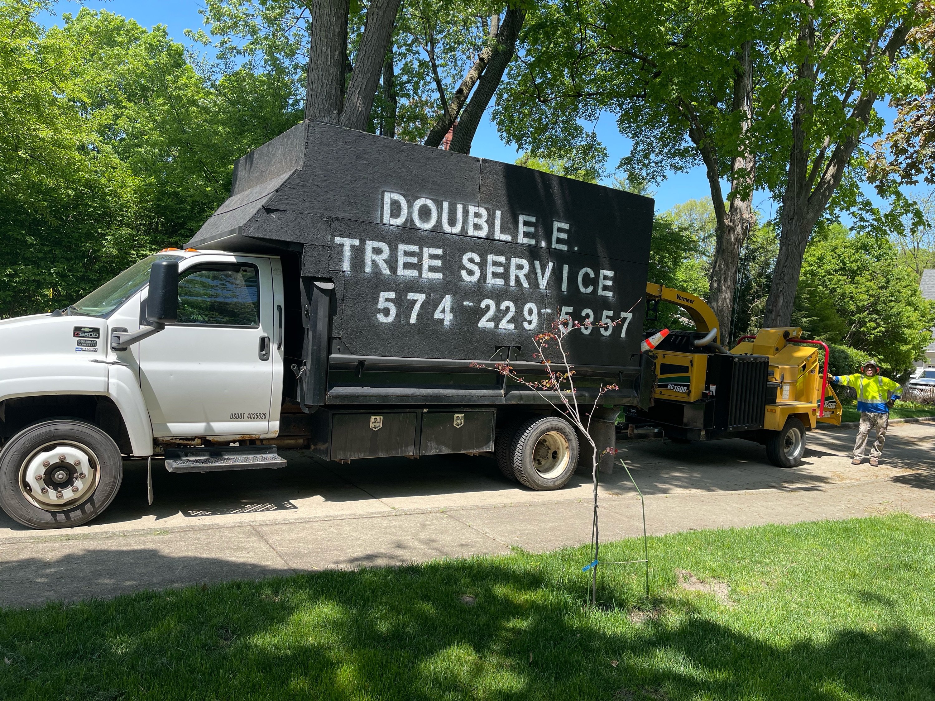Double E Tree Service, LLC Logo