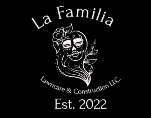 La Familia Lawncare Logo