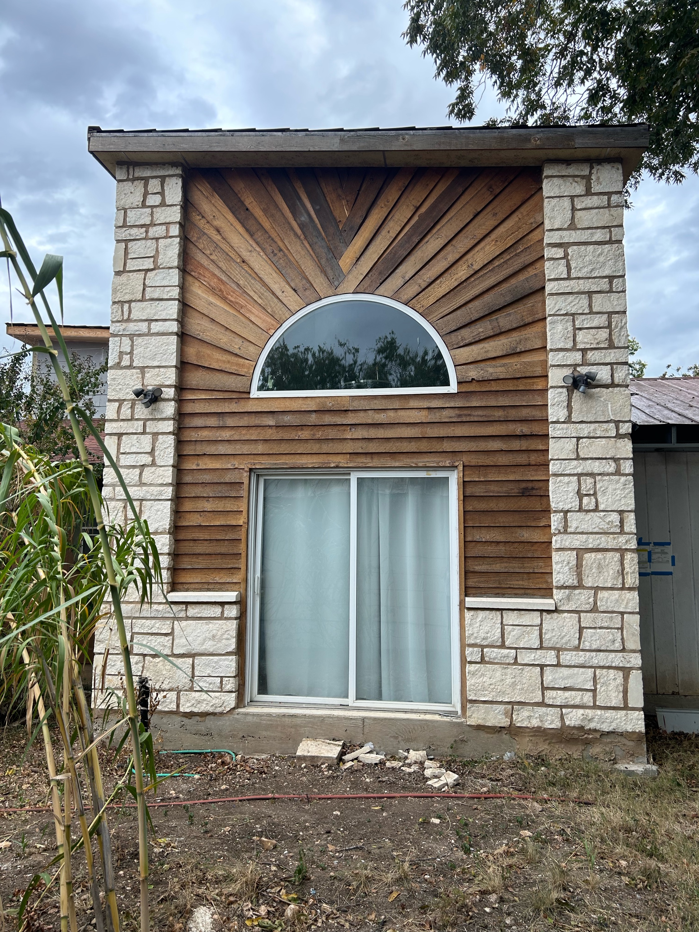 Ruben Sanchez Drywall Logo