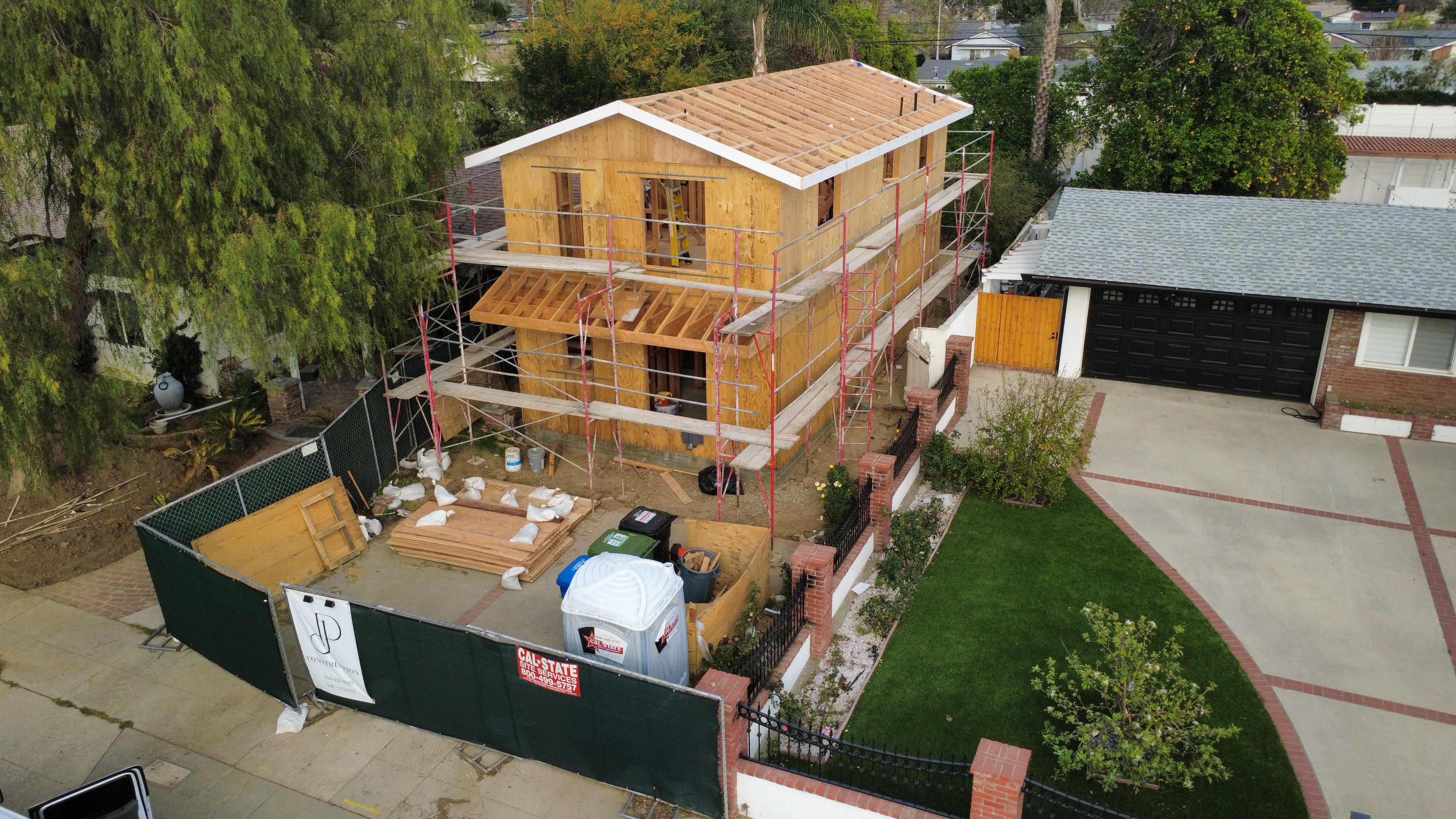 Jeremiah Perez Construction Logo