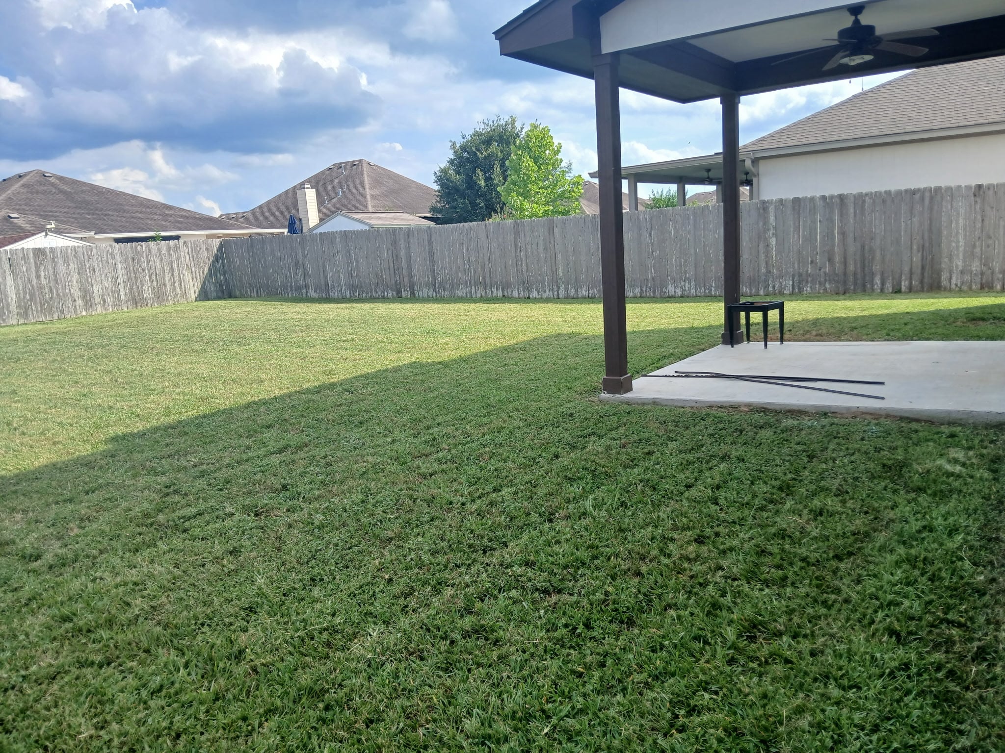Hernandez Villarreal Landscaping Logo