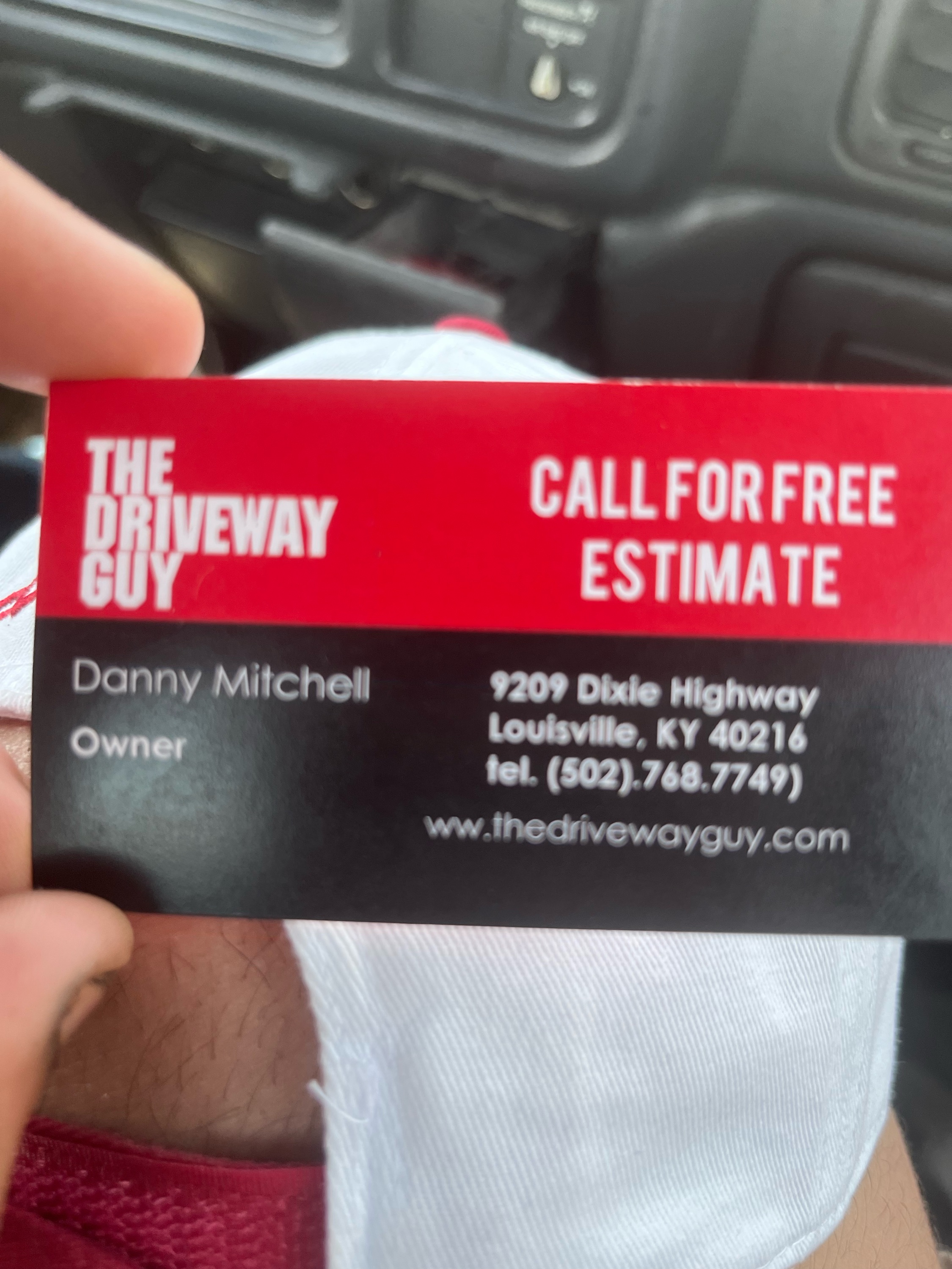 The Driveway Guy Logo