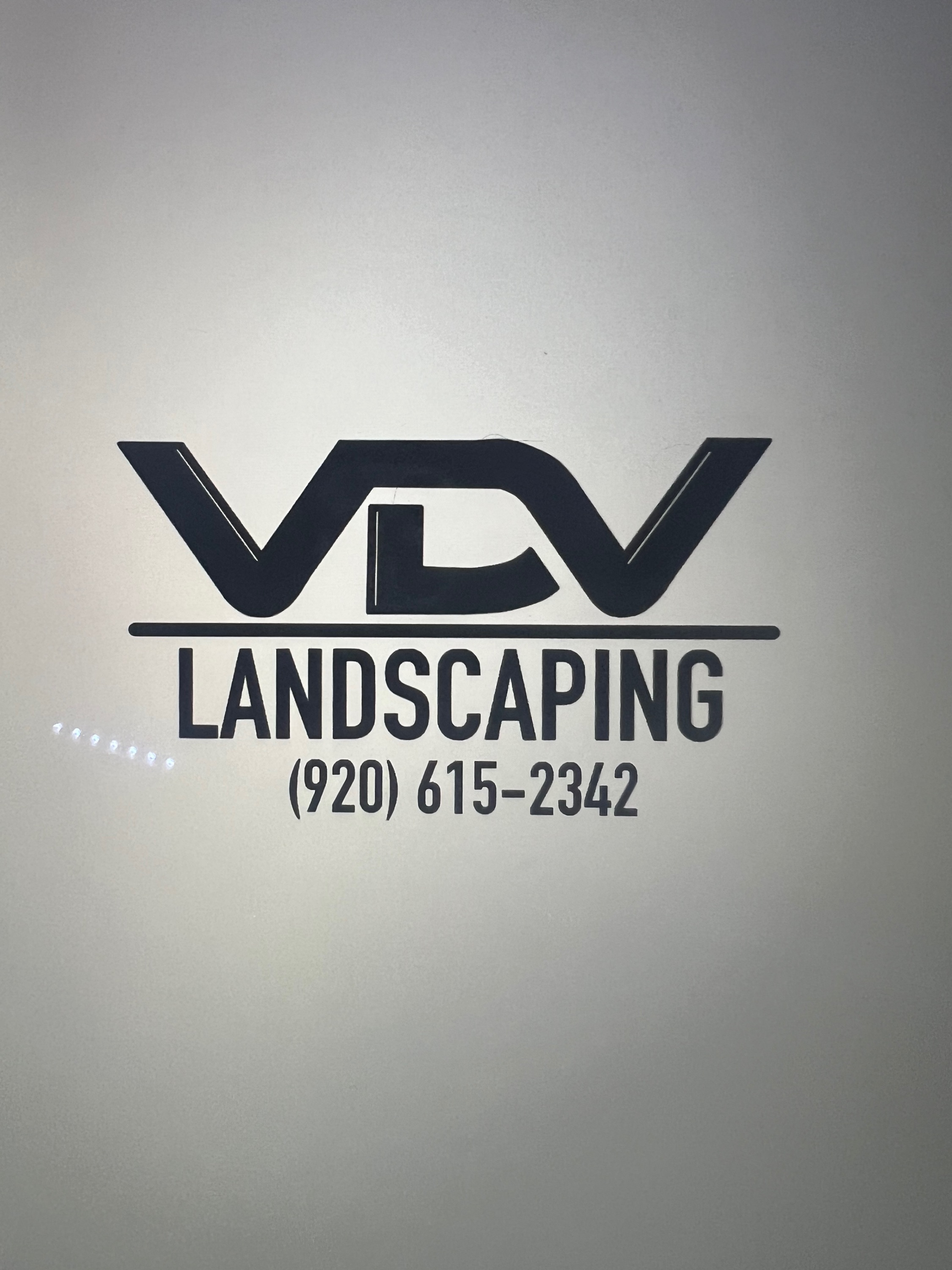 VDV Landscaping, LLC Logo