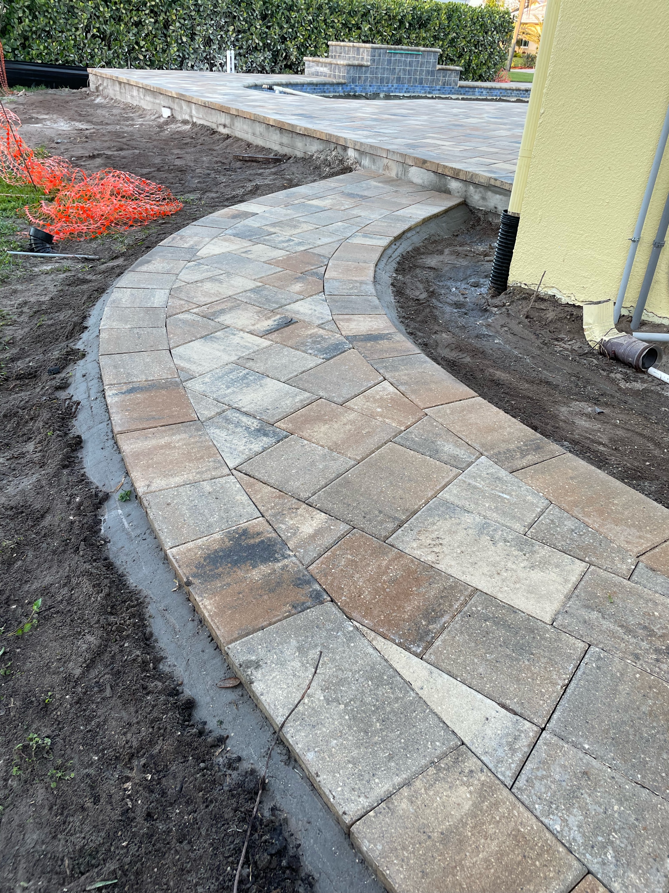 GM PAVERS AND BRICKS INC Logo