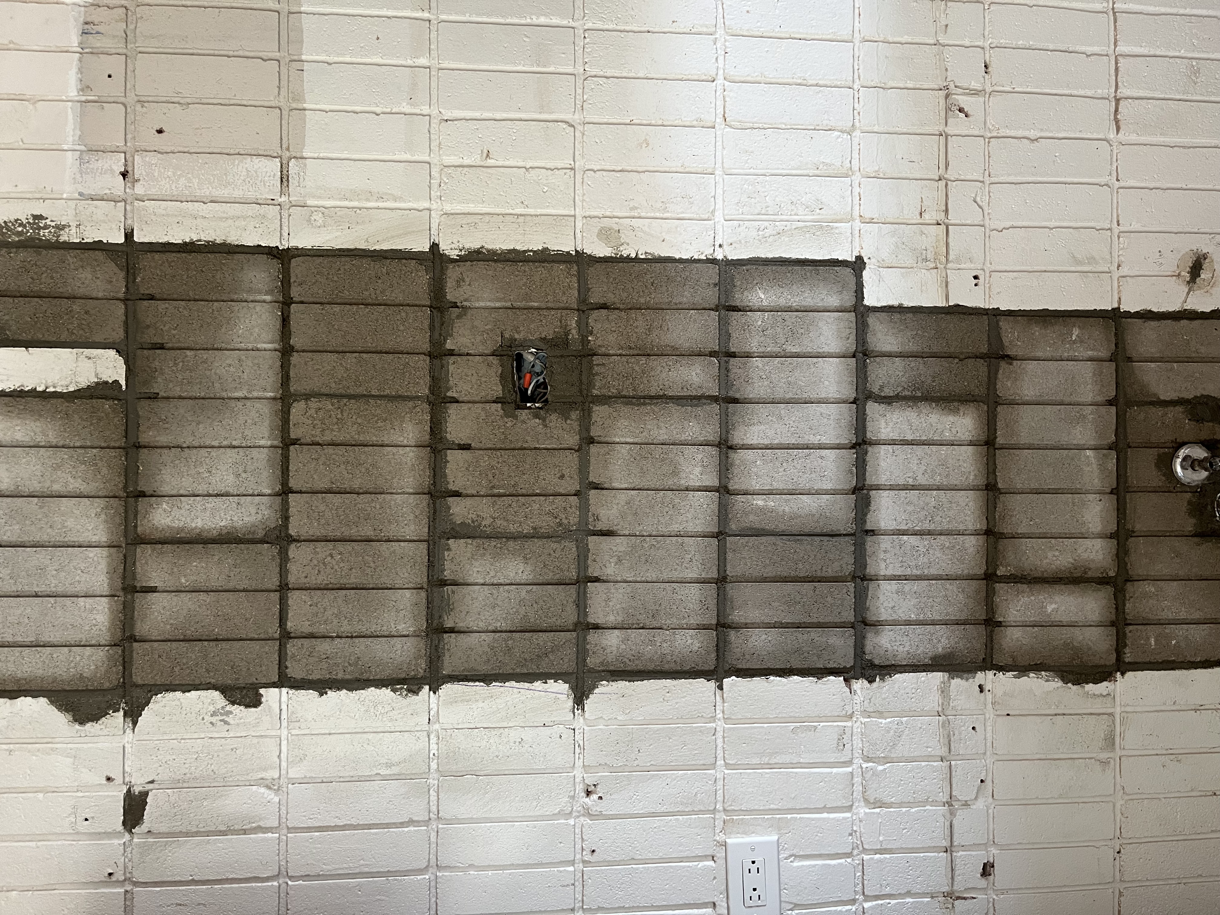 Ladore painting drywall n ect Logo