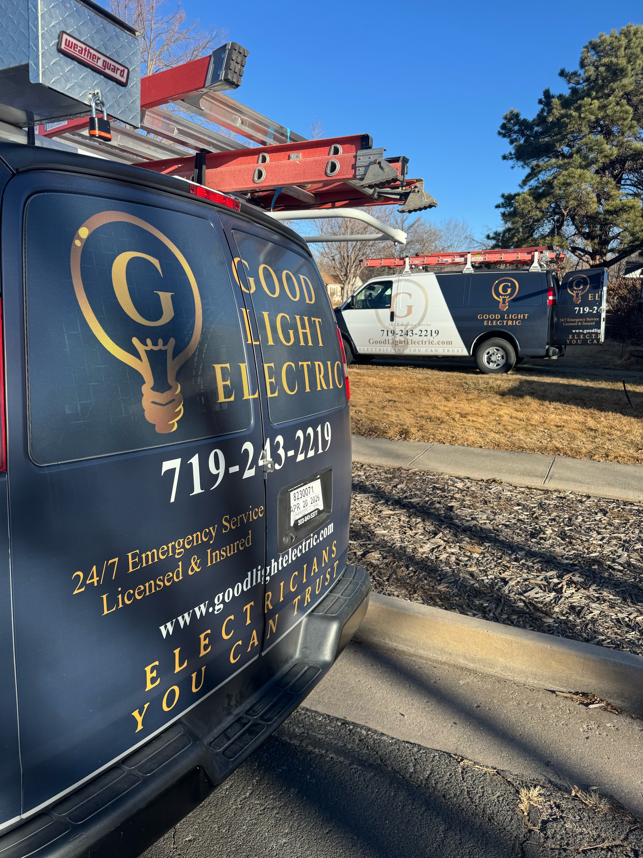 Good Light Electric LLC Logo