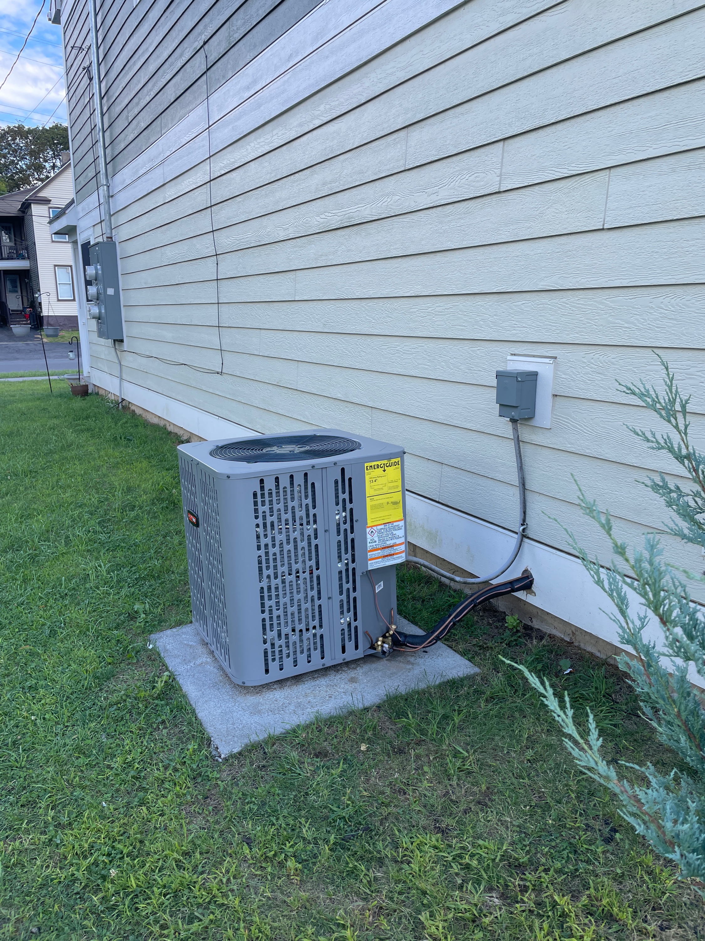 JR HVAC Electric & Appliance Repair Logo