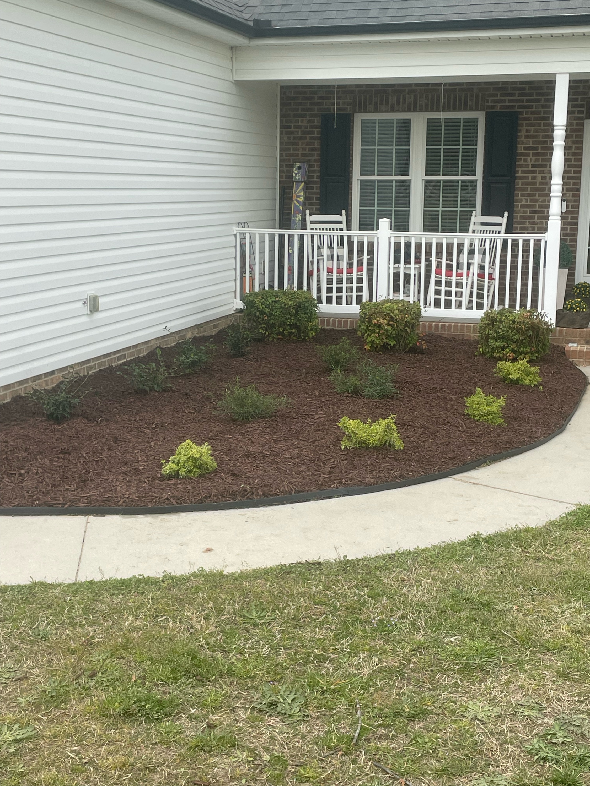 Averitt's Landscape & Lawn Management LLC Logo