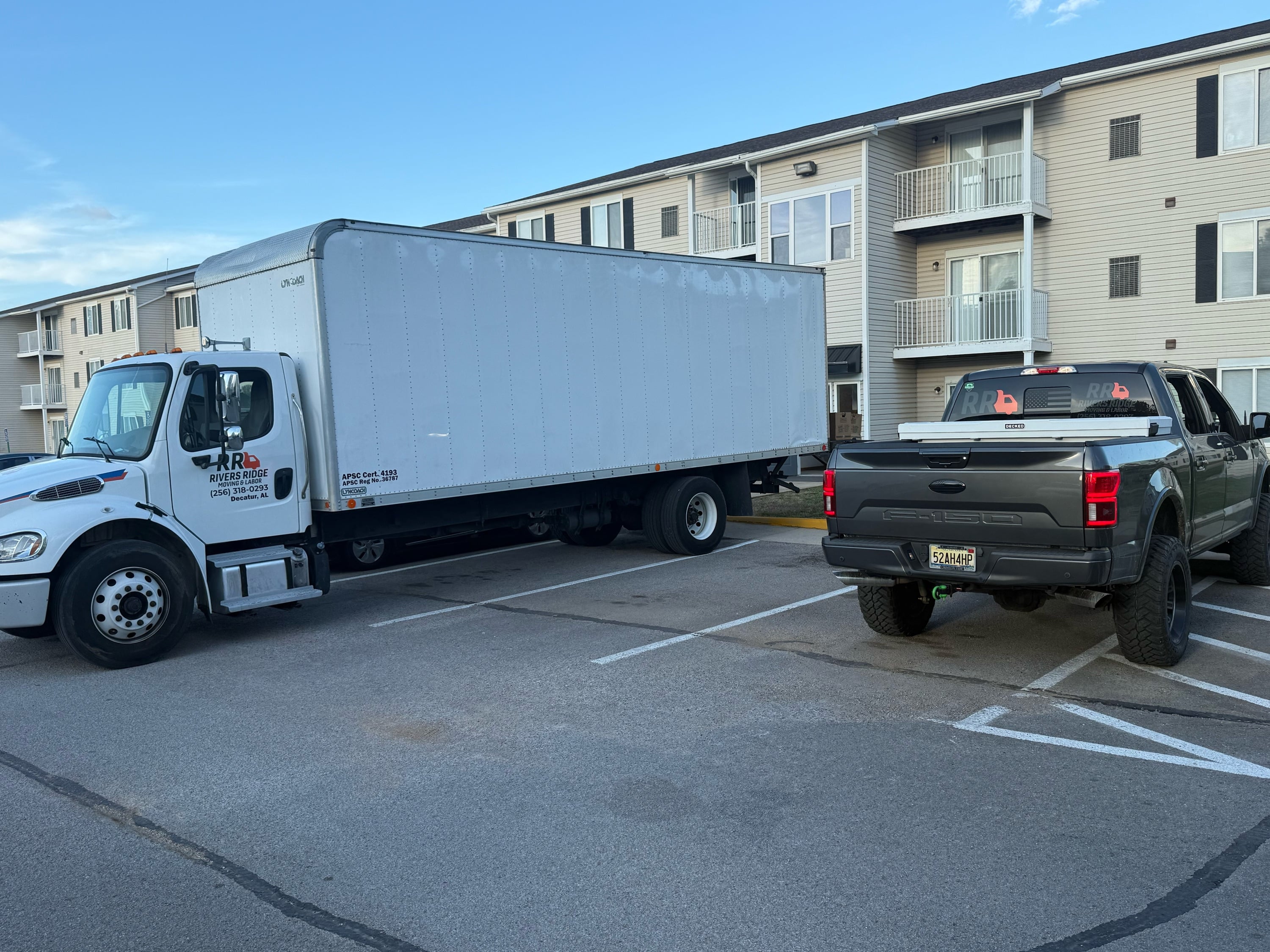 Rivers Ridge Moving and Labor LLC Logo