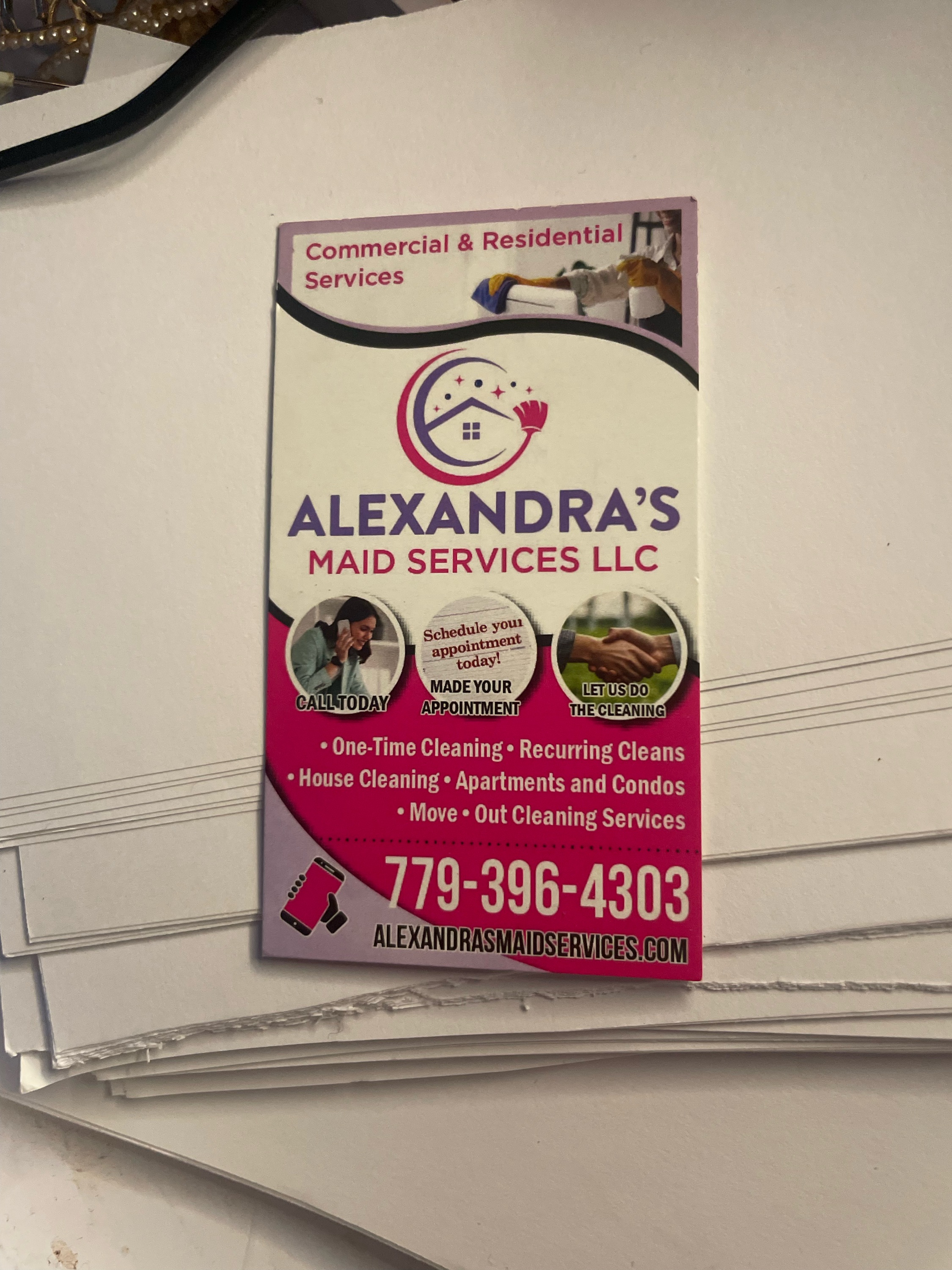 ALEXANDRA'S MAID SERVICES LLC Logo