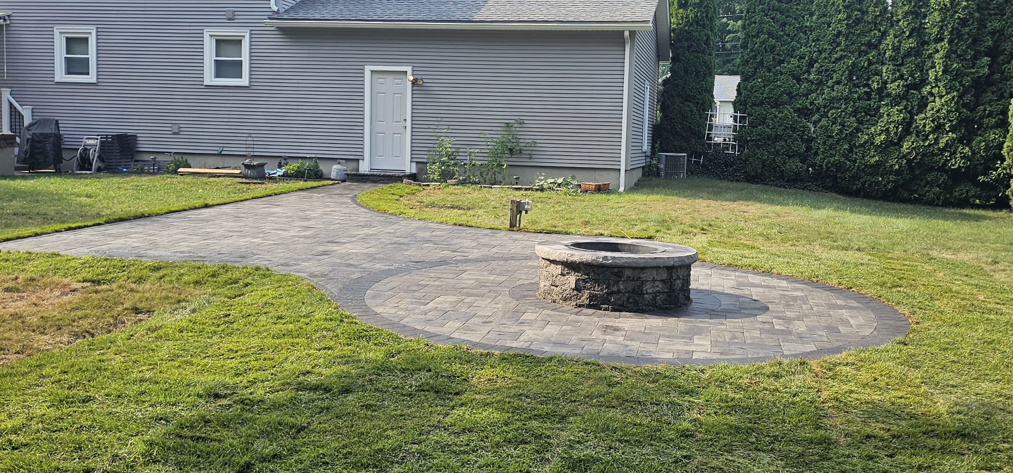 Nelson Landscaping Inc. Logo