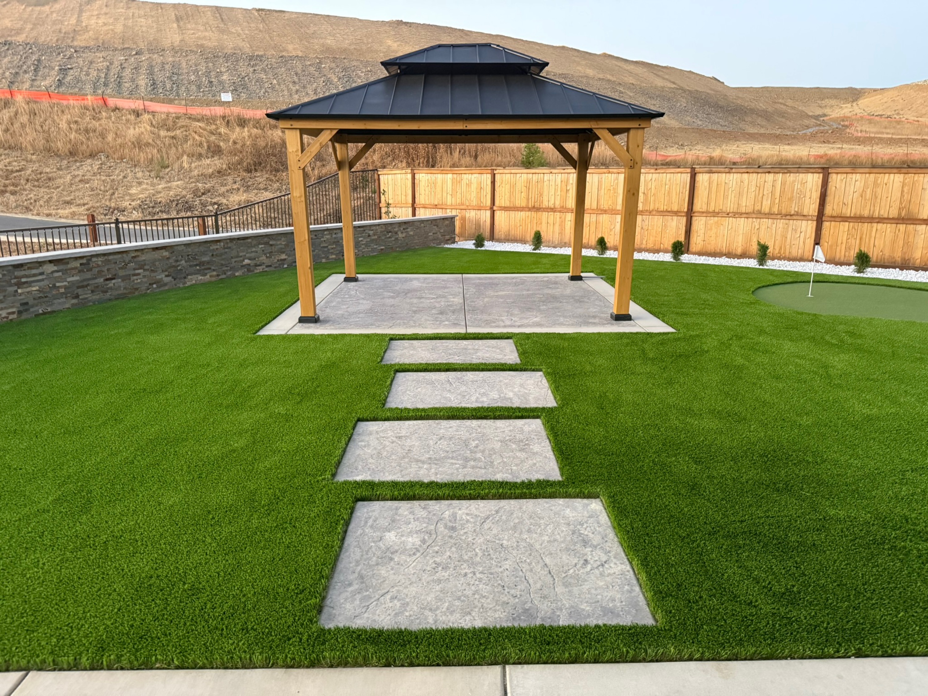 Swift Artificial Turf Logo
