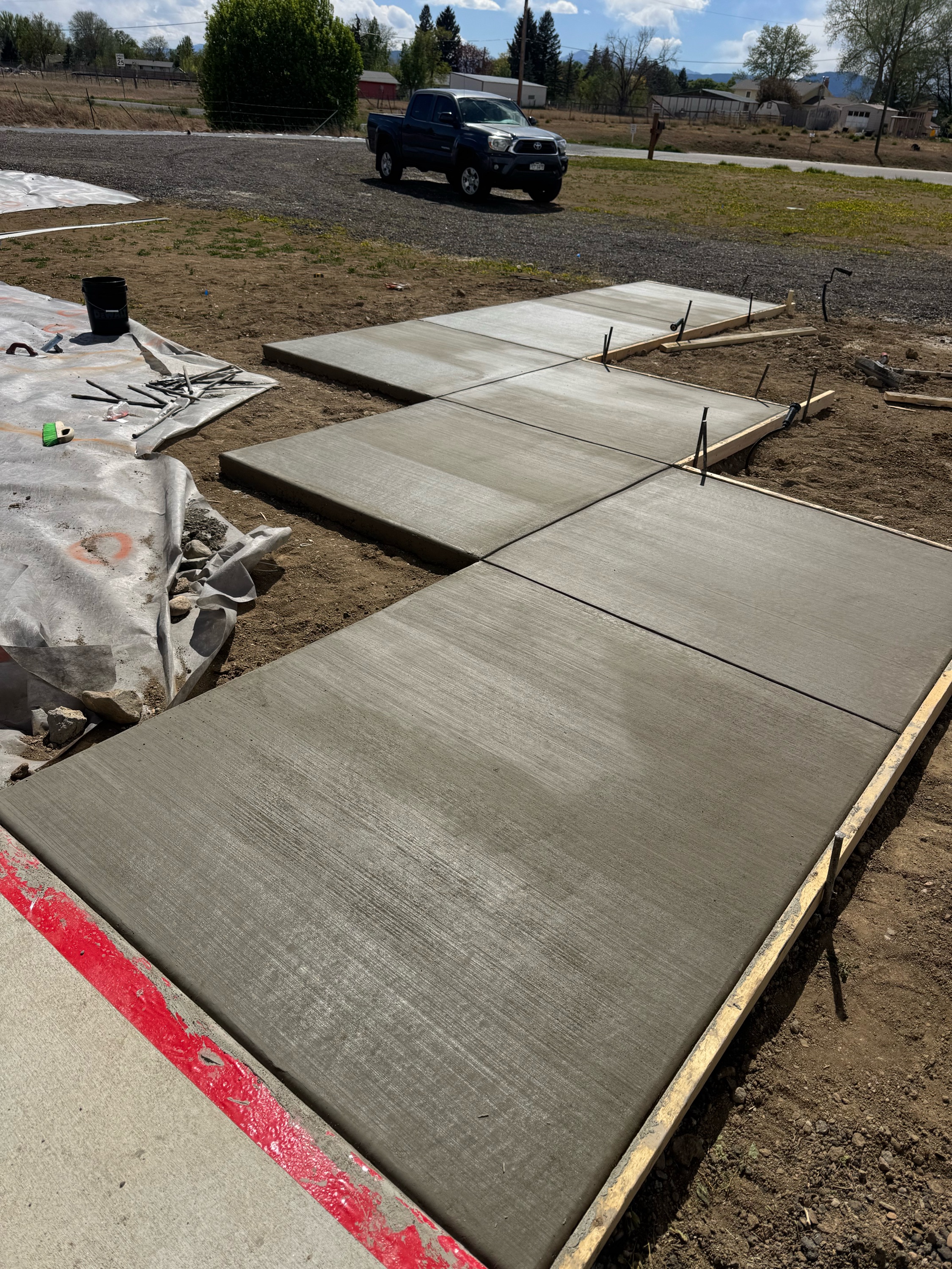 ALVAREZ CONCRETE LLC Logo