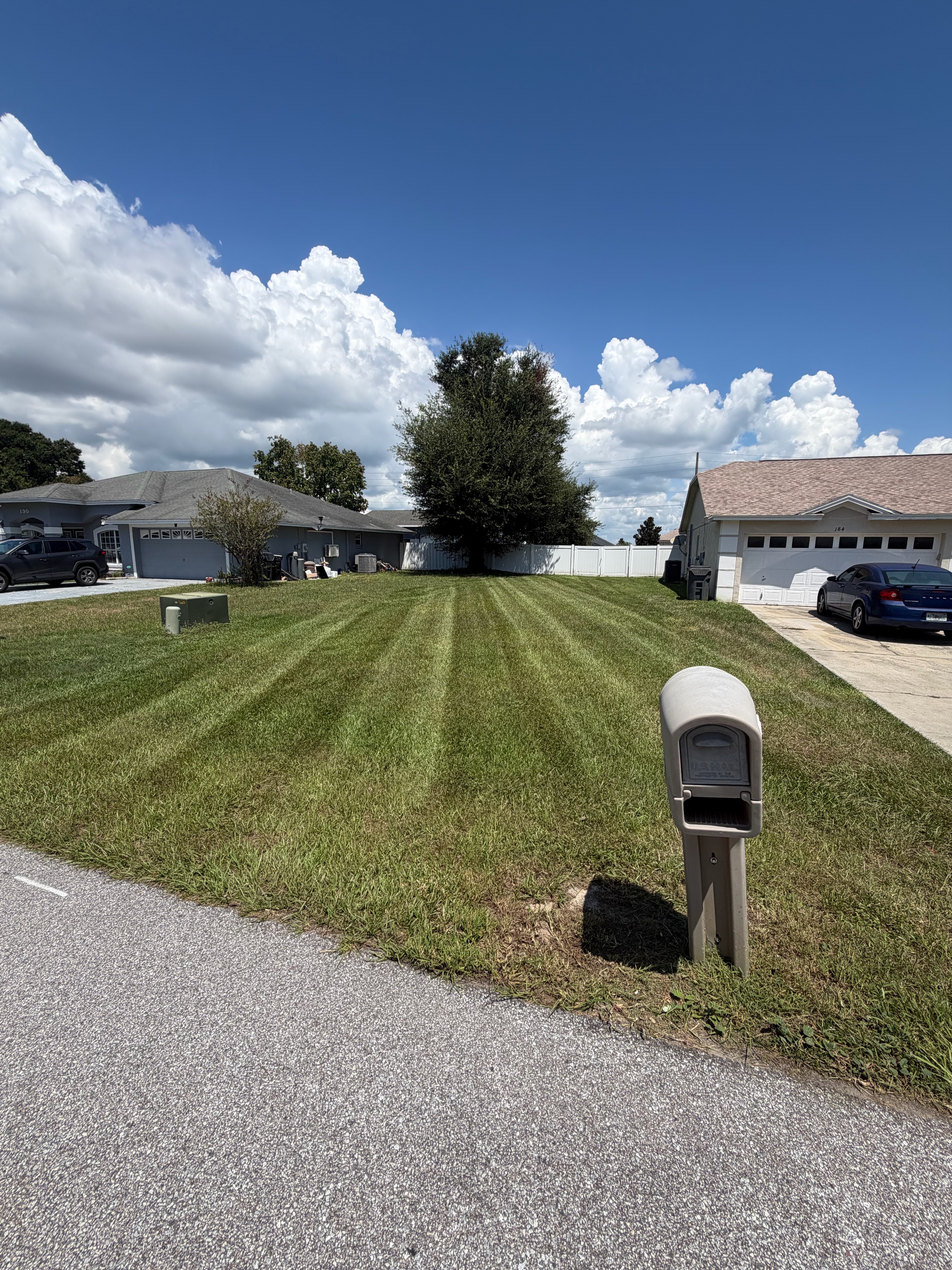 Clean Cutz Lawn Maintenance LLC Logo