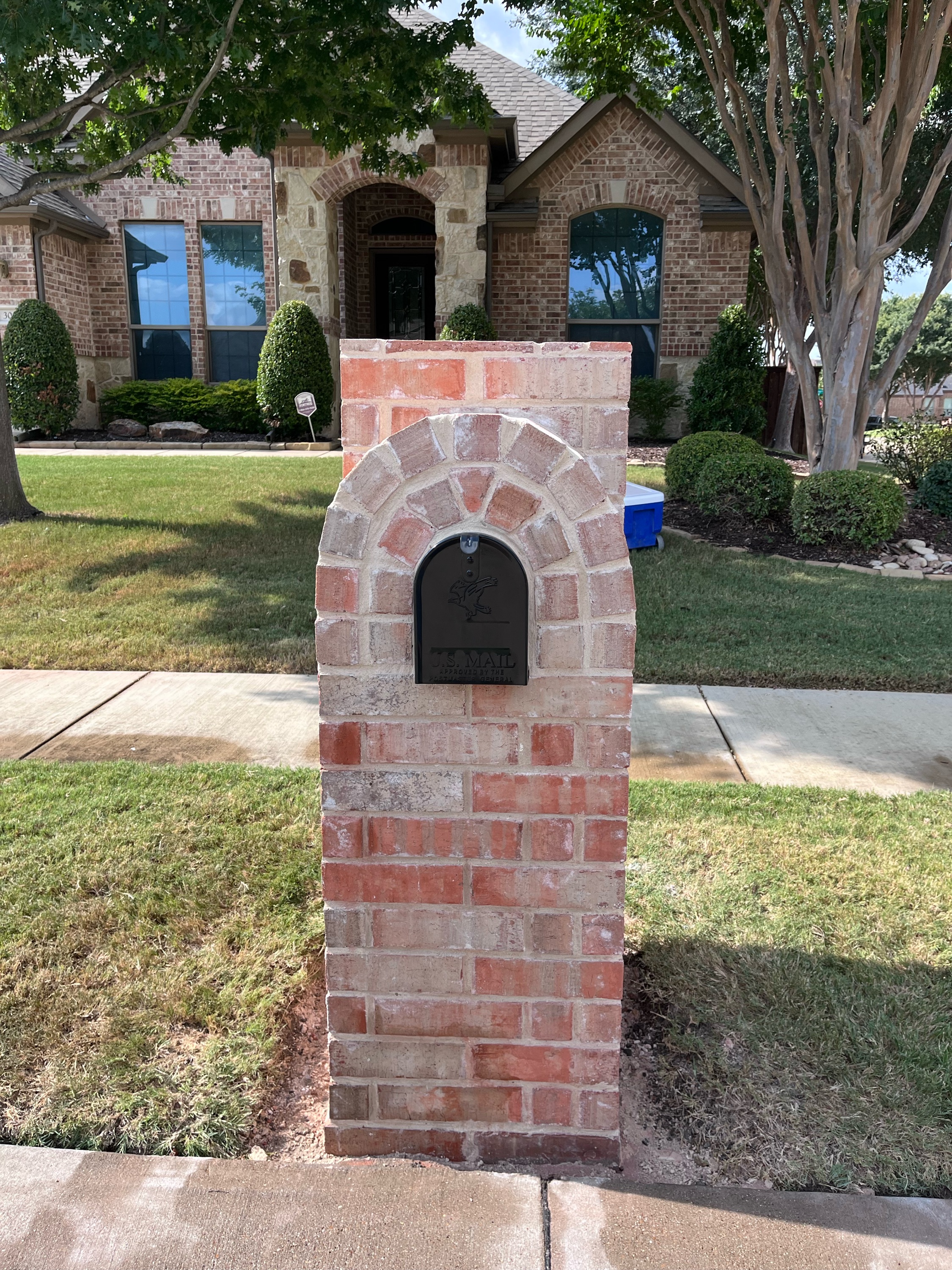 Marmolejo Brick and Stone Services Logo