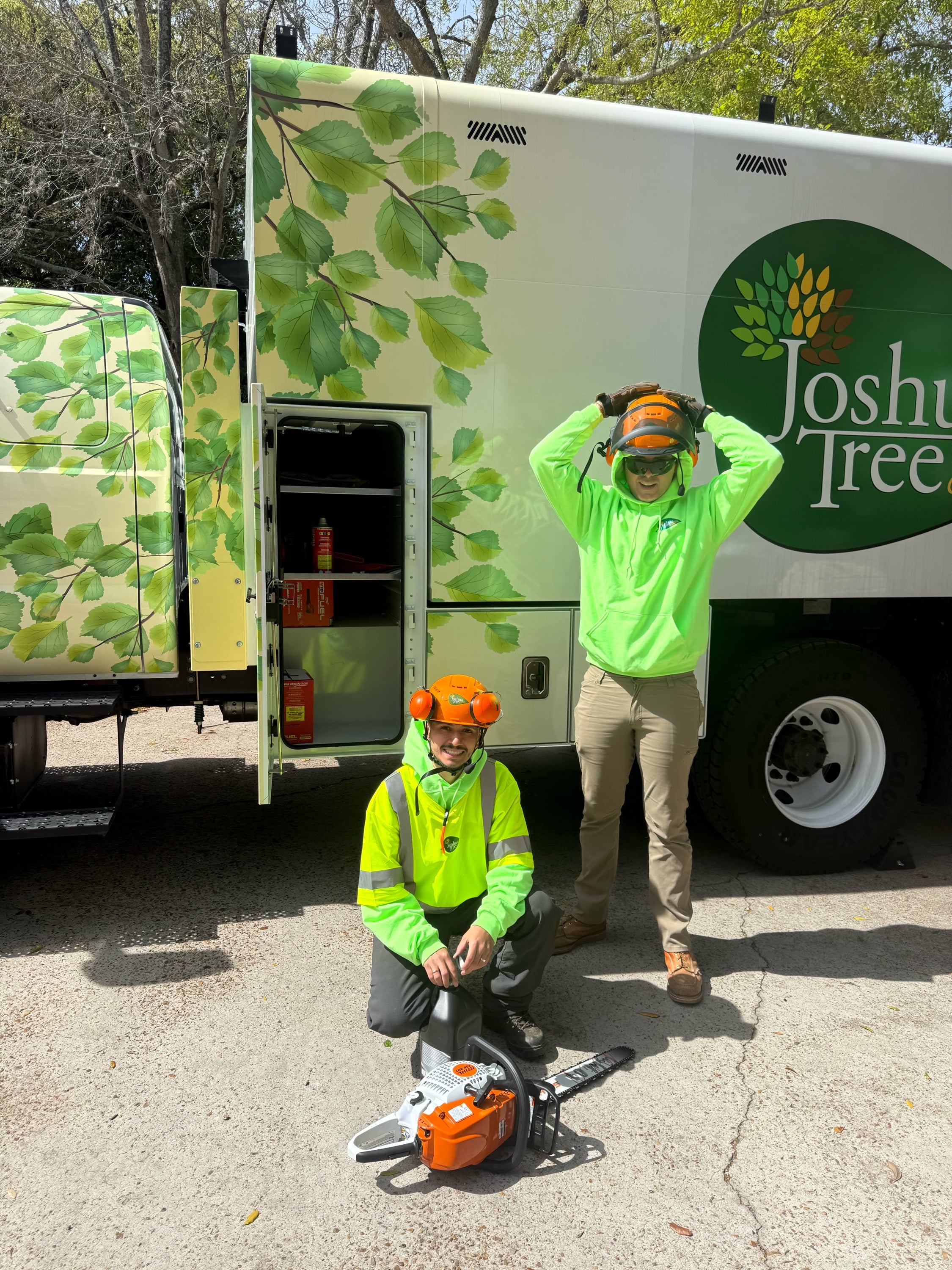Joshua Tree Experts of Fort Bend & Cypress, TX Logo
