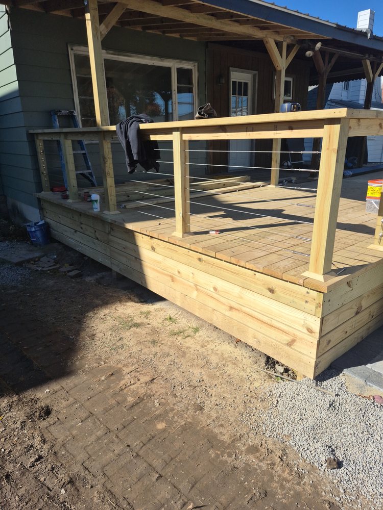 Moores Contracting Logo