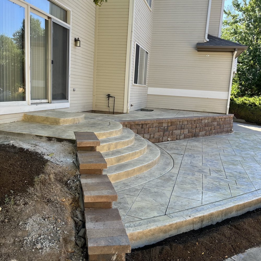 Timberline Concrete and Outdoor Services Logo
