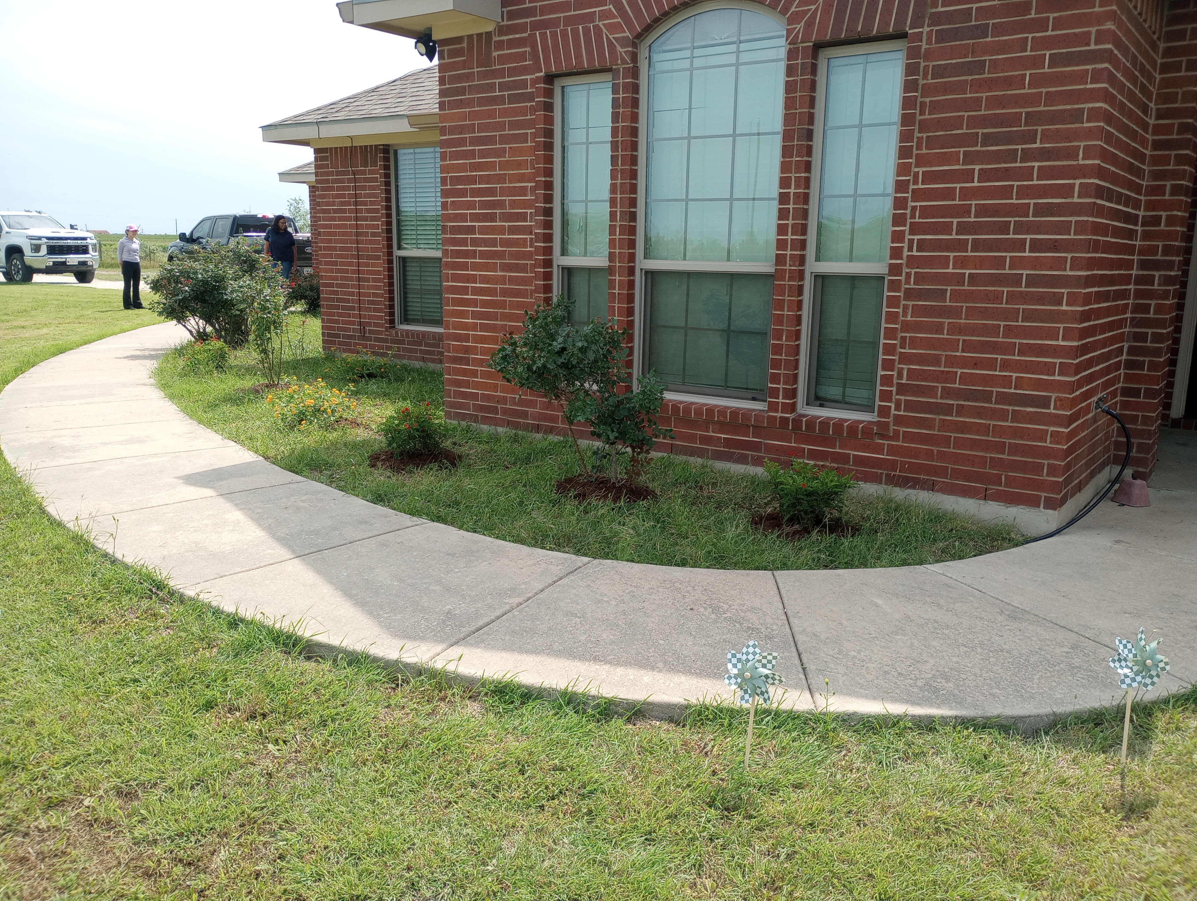 Ruben's Landscaping Logo