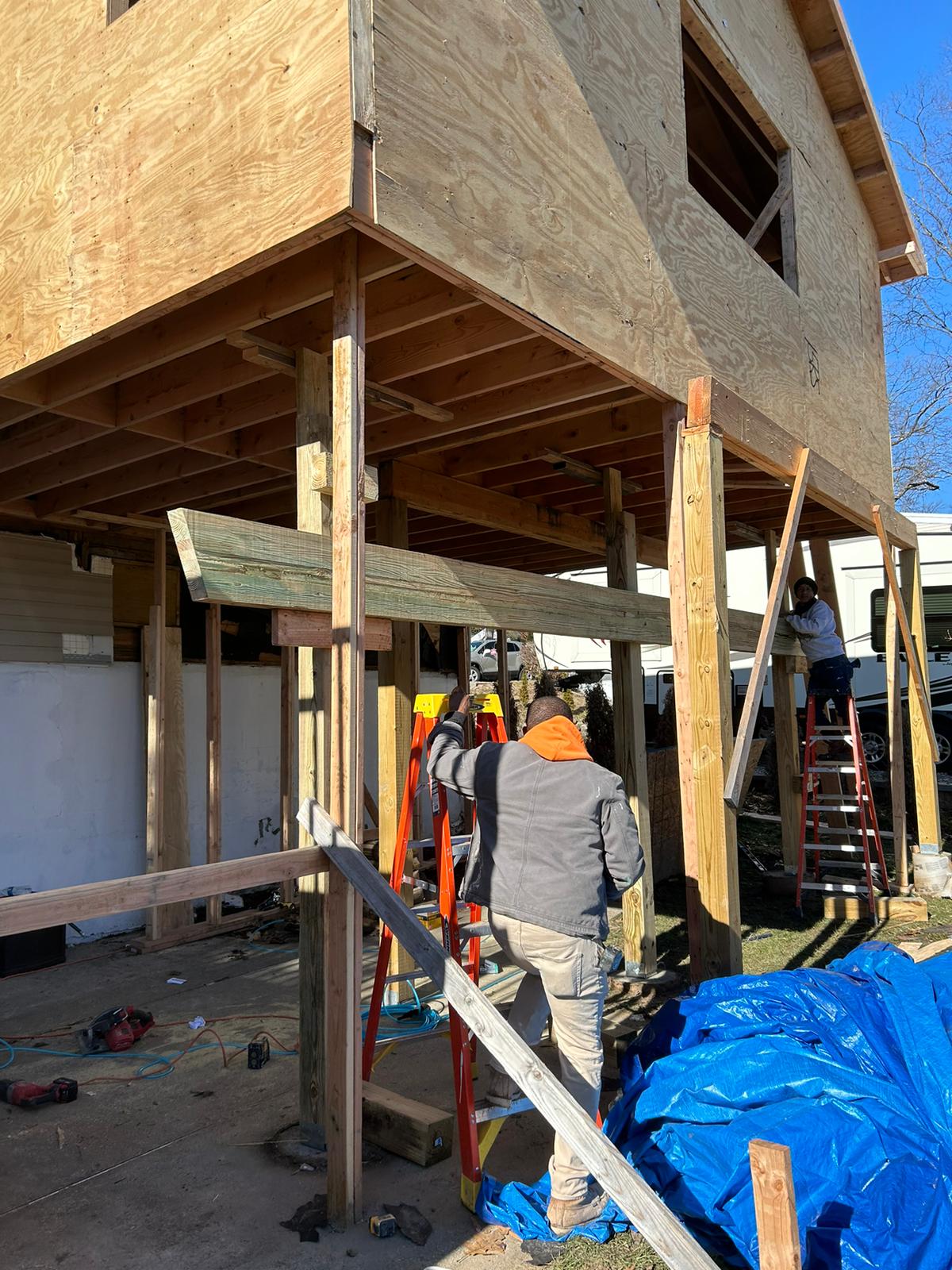 Wise Choice Construction LLC Logo