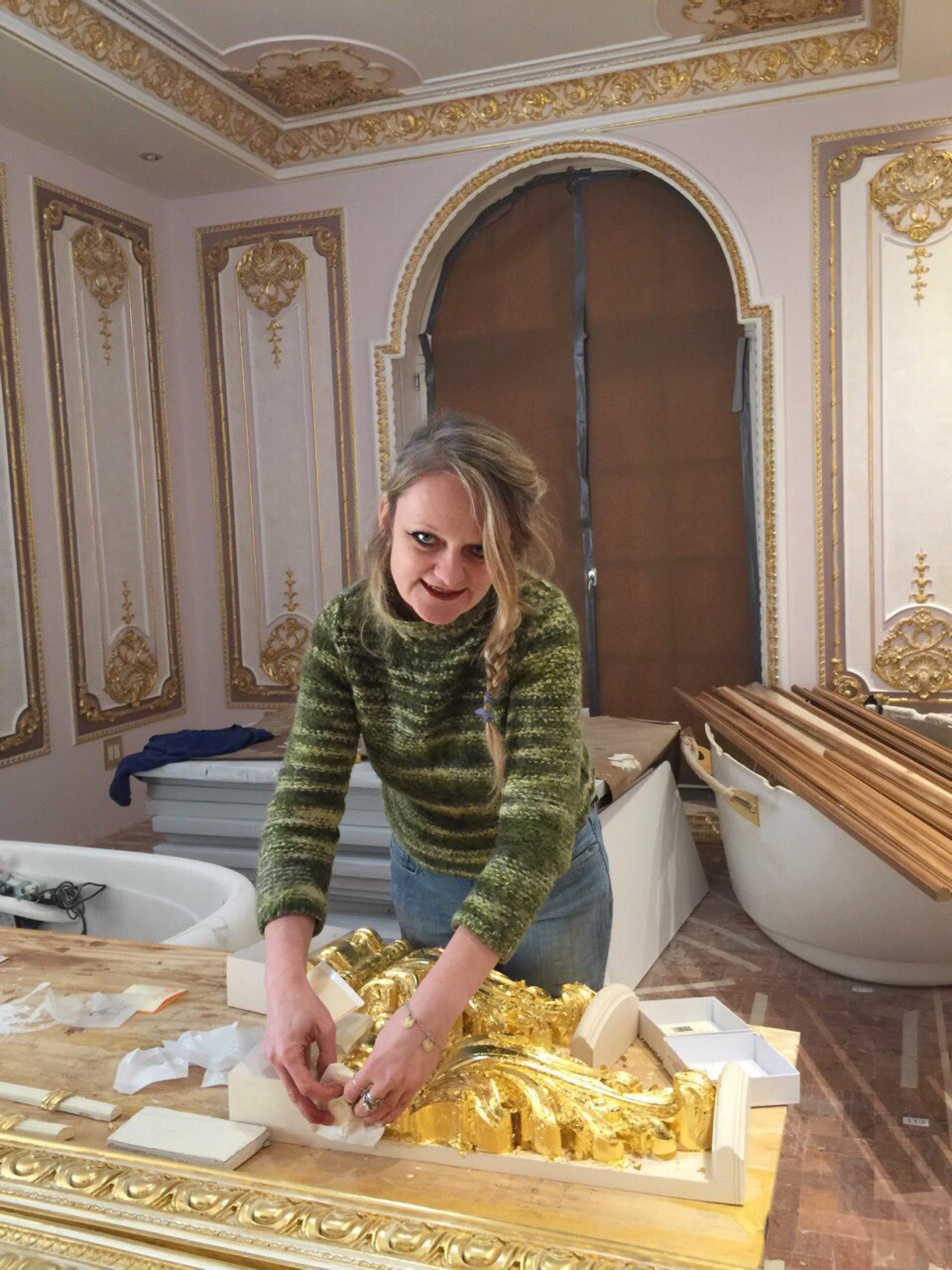 Art Decoration Art Restoration Logo