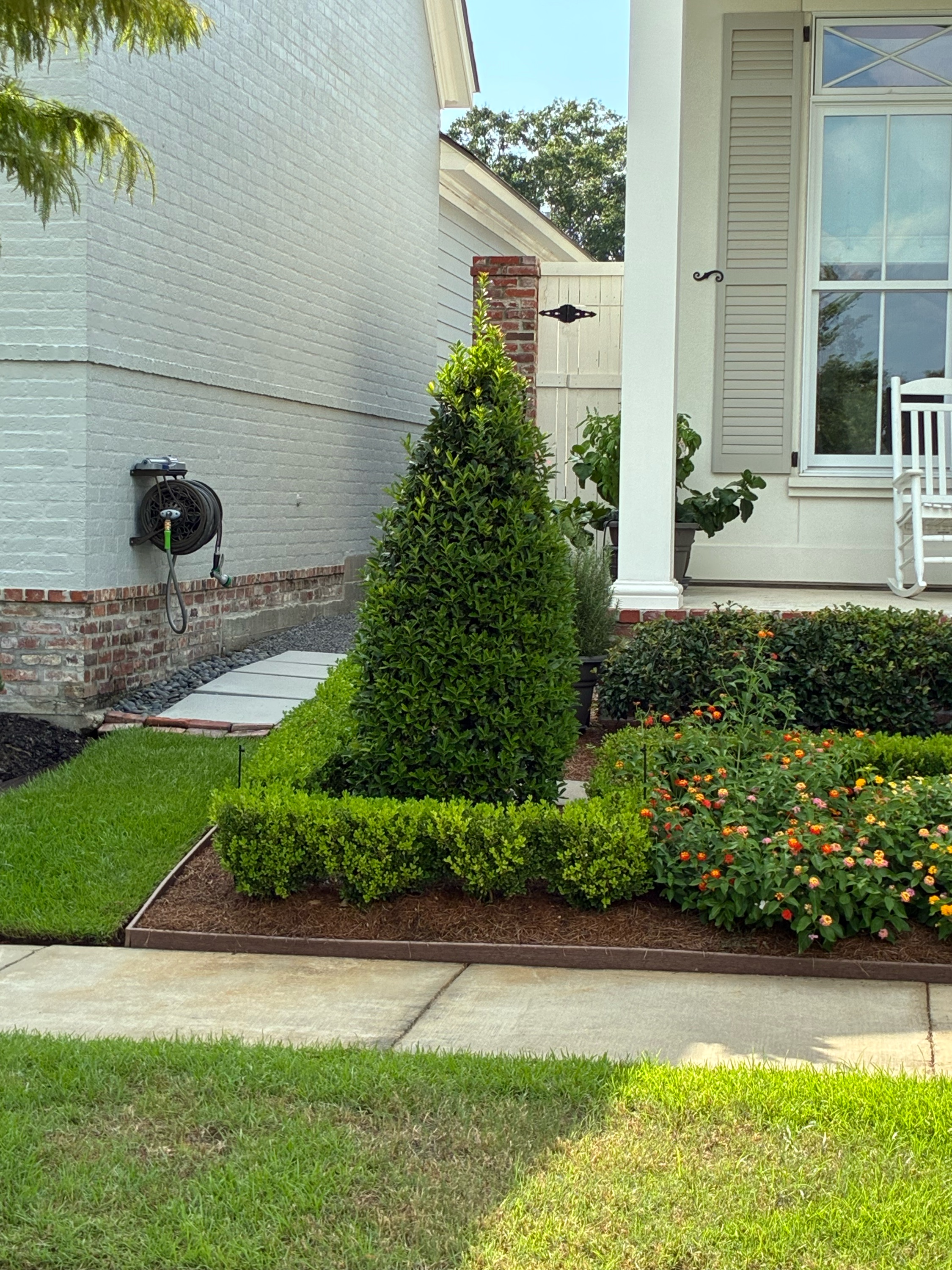 Tree Line Design and Landscape LLC Logo