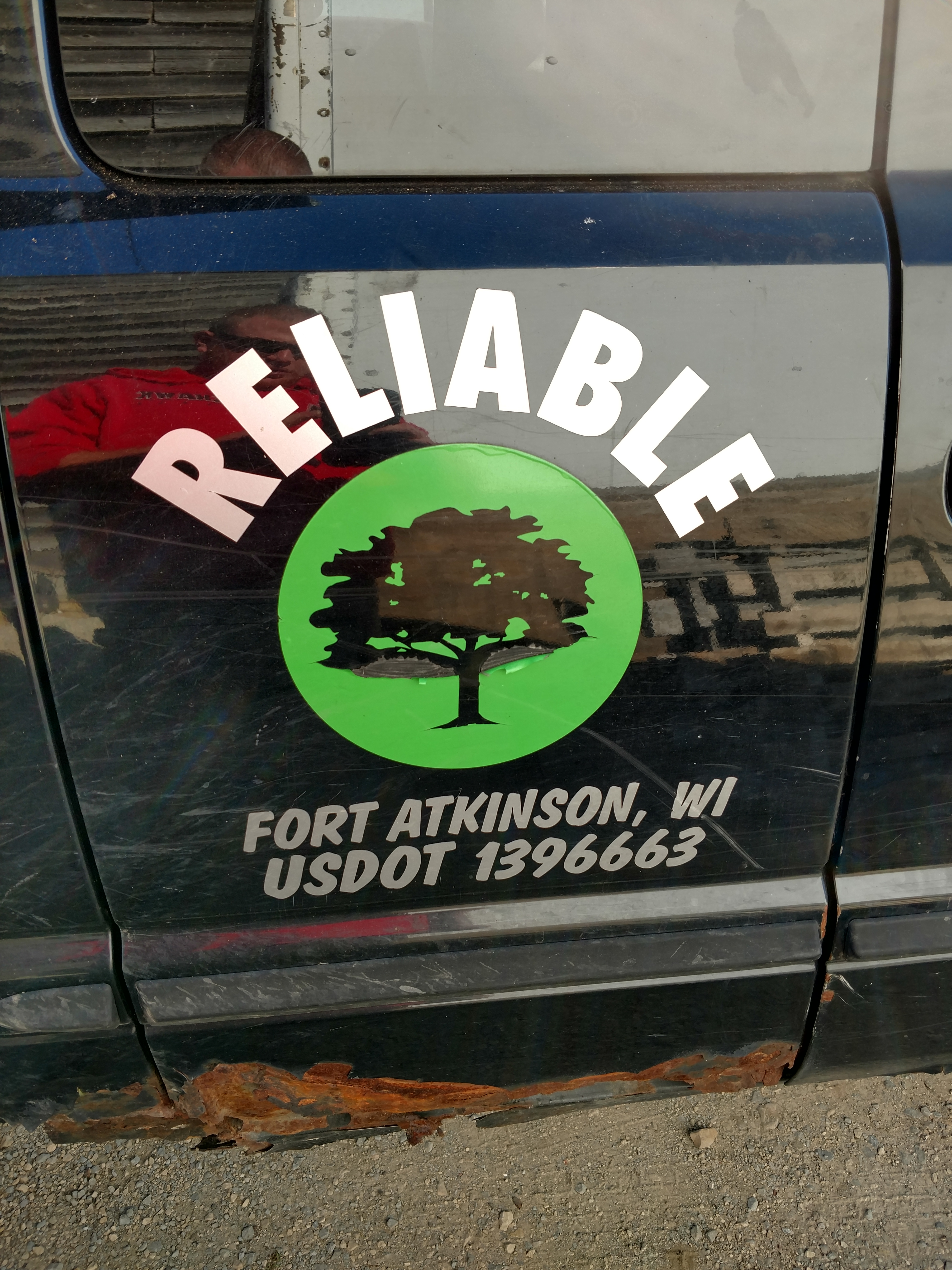 Reliable Tree Service, LLC Logo