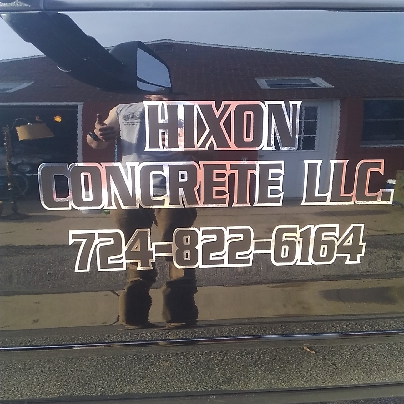 Hixon Concrete, LLC Logo