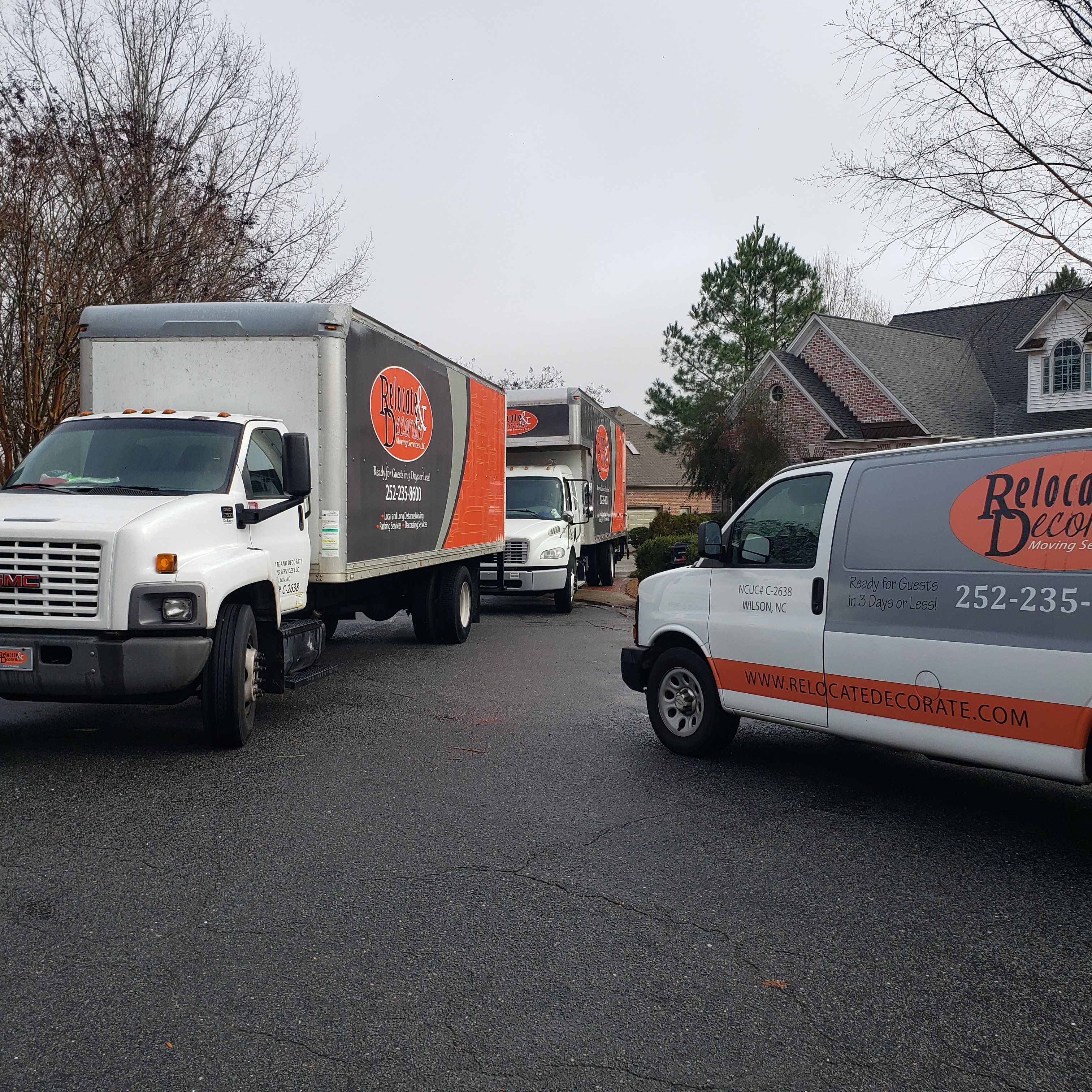 Relocate & Decorate Moving Services, LLC Logo