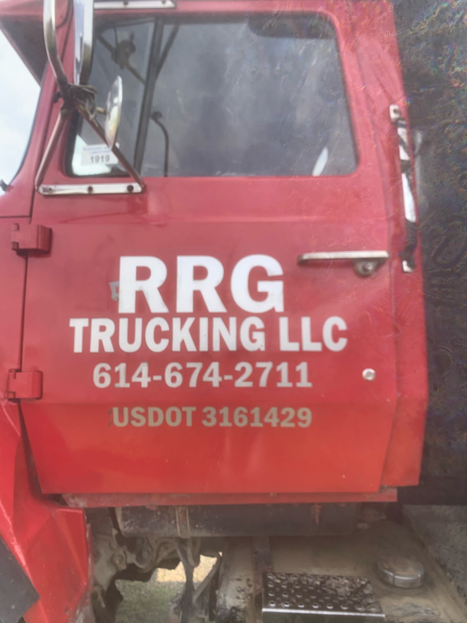 RRG Trucking LLC Logo