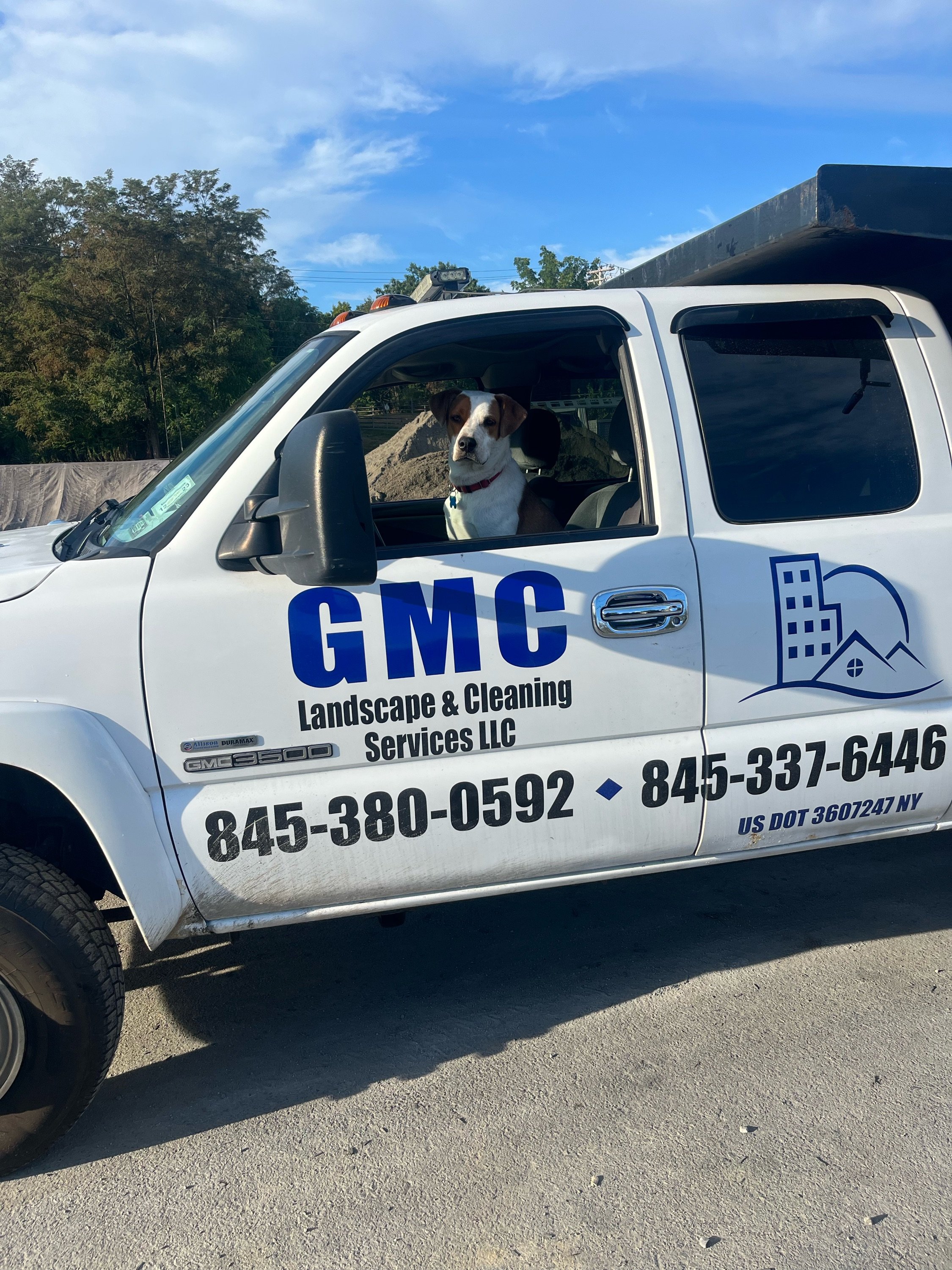 GMC Landscape and Cleaning Services, LLC Logo
