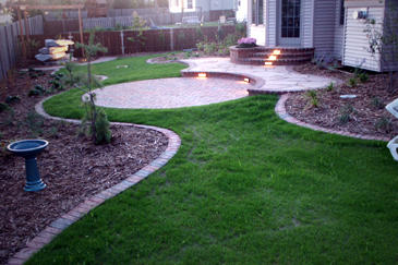 Backyard Landscape 1 Pictures and Photos