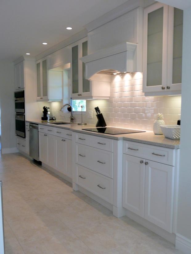 Contemporary Kitchen in Pompano Beach  tile backsplash 