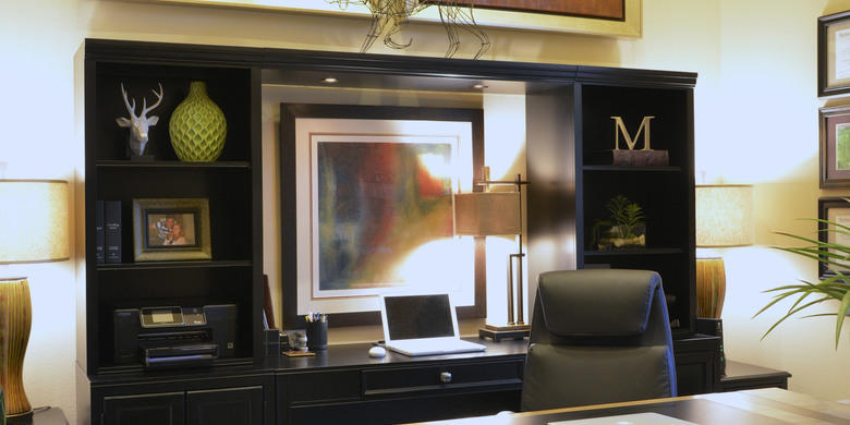 #htmlcaption3 Contemporary Home Office with black leather office chair