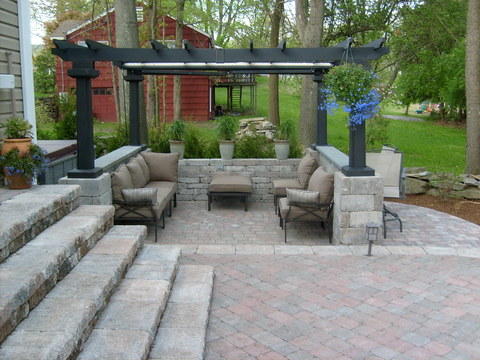 Traditional Patio with outdoor bar area