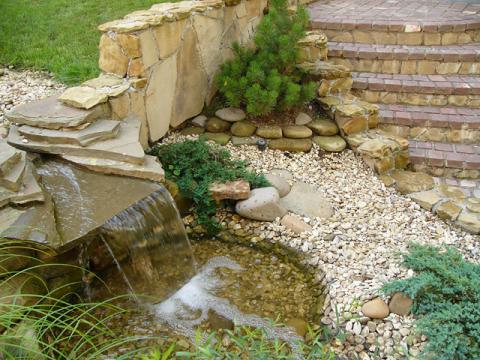 Contemporary Landscape with gravel and stone landscape