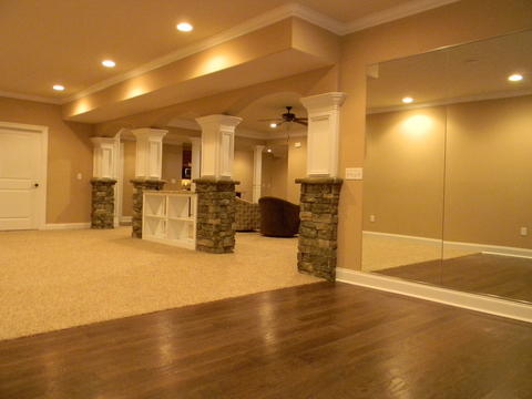 Traditional Basement with recessed ceiling lights