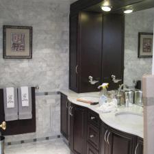 Traditional Master Bathroom with porcelain under mount sinks