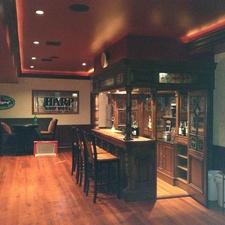 Traditional Basement with recessed lighting