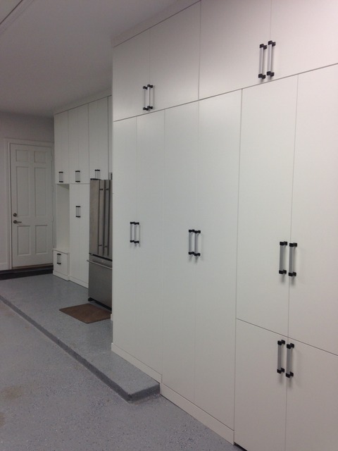 Contemporary Garage with french door refrigerator with lower freezer