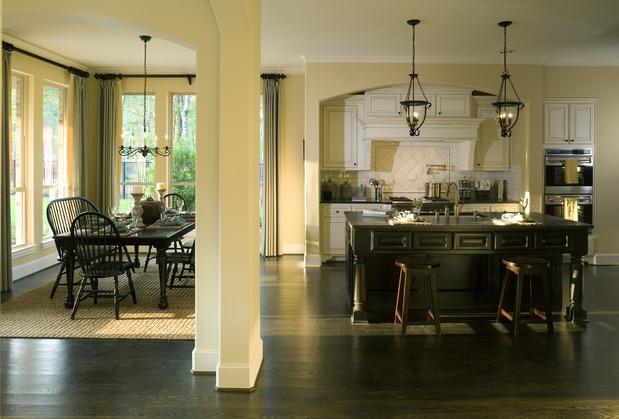 Traditional Dining Room with american country style dining table